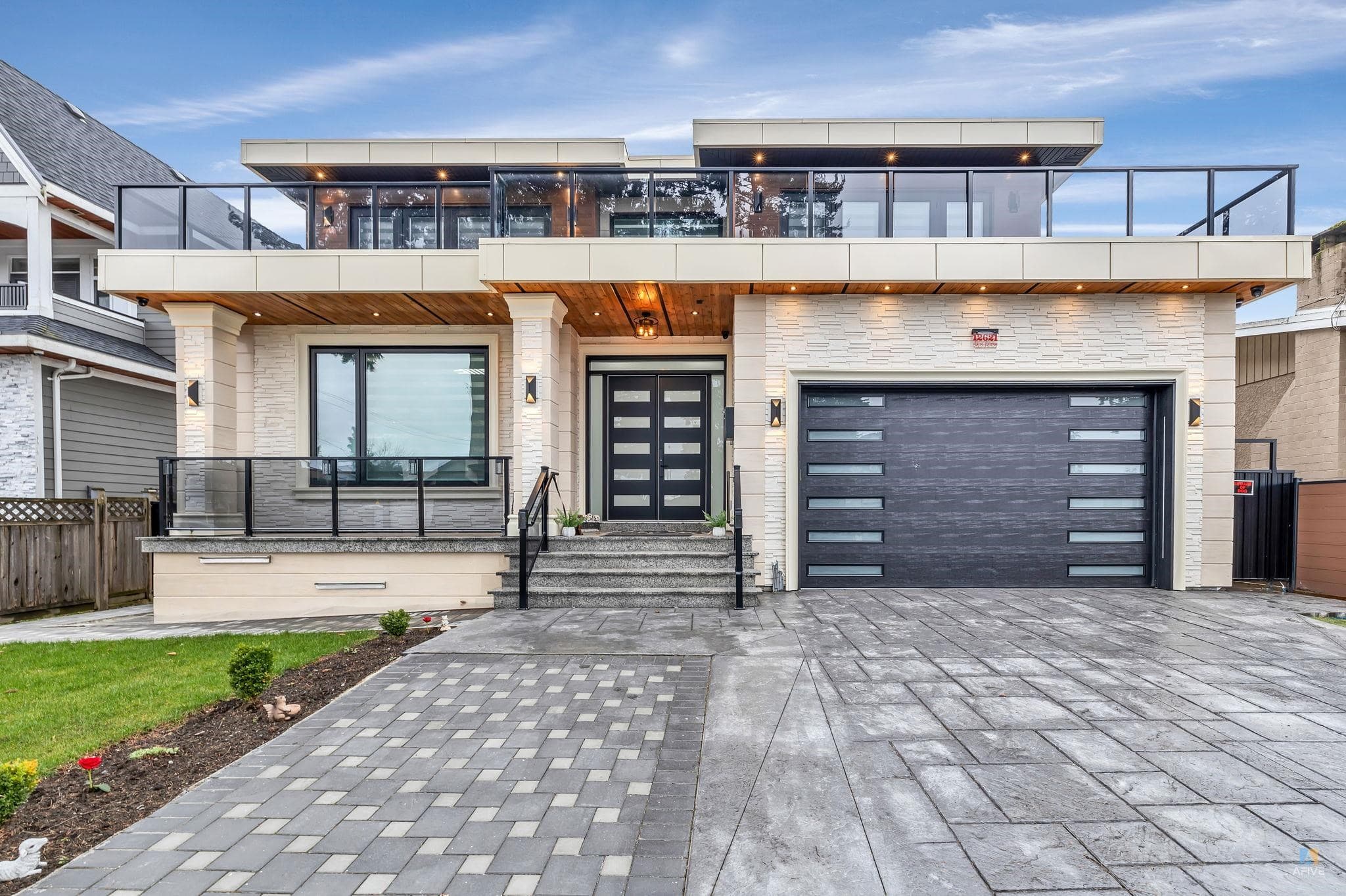 12621 89a Avenue, Surrey