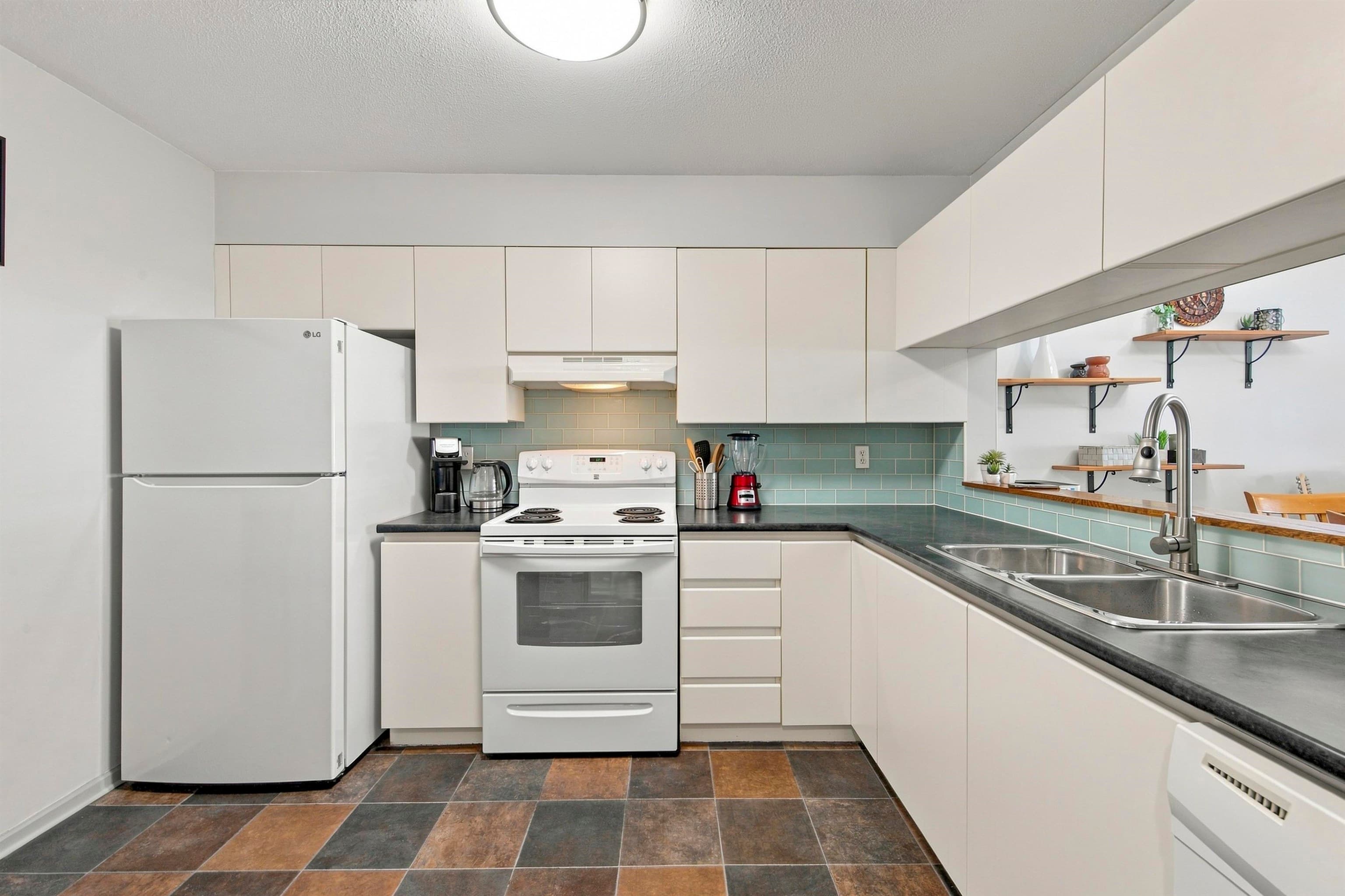 410 - 525 Agnes Street, New Westminster, V3L 1G2 — photo 4