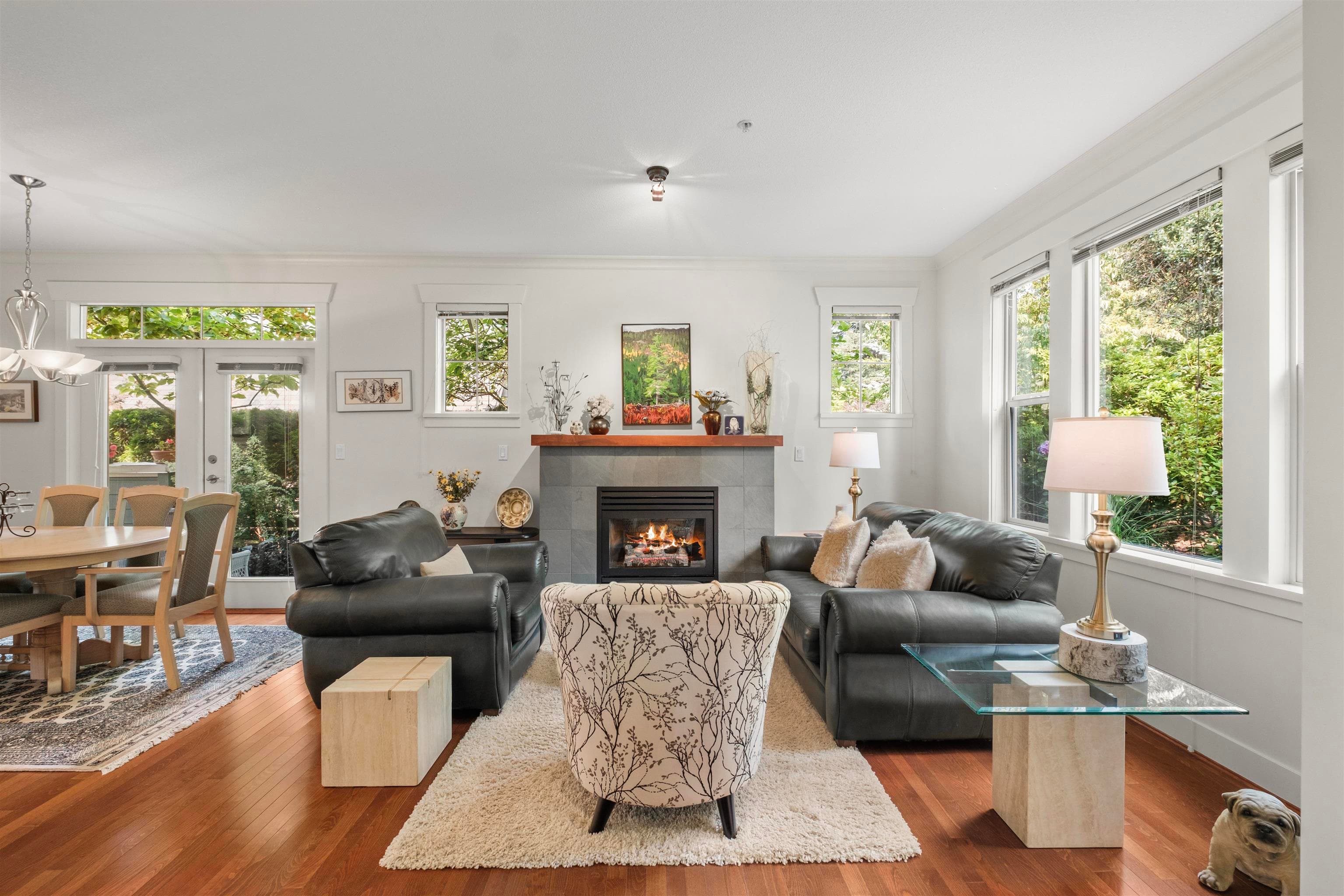 261 E Queens Road, North Vancouver, V7N 4N7 — photo 2