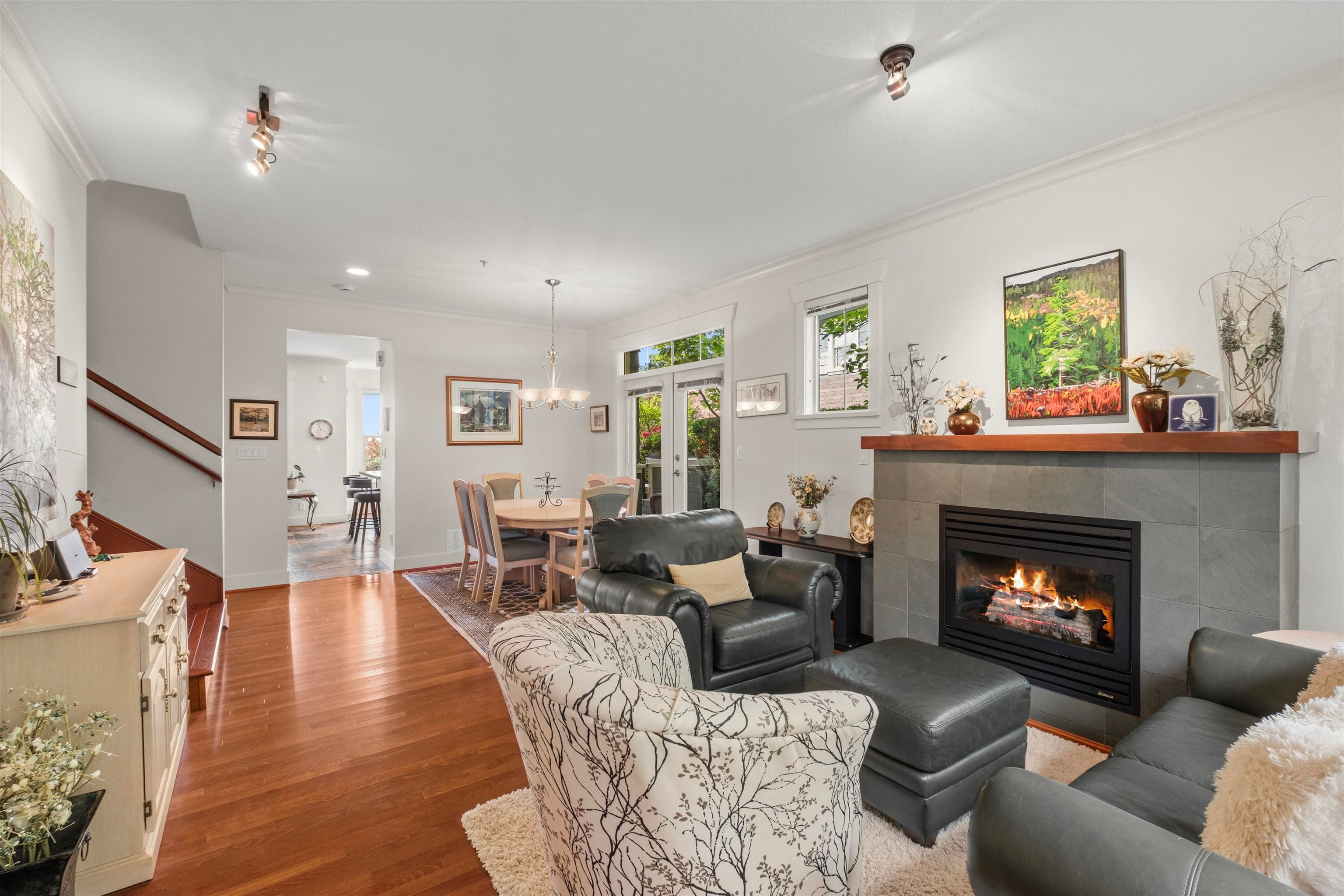 261 E Queens Road, North Vancouver, V7N 4N7 — photo 3