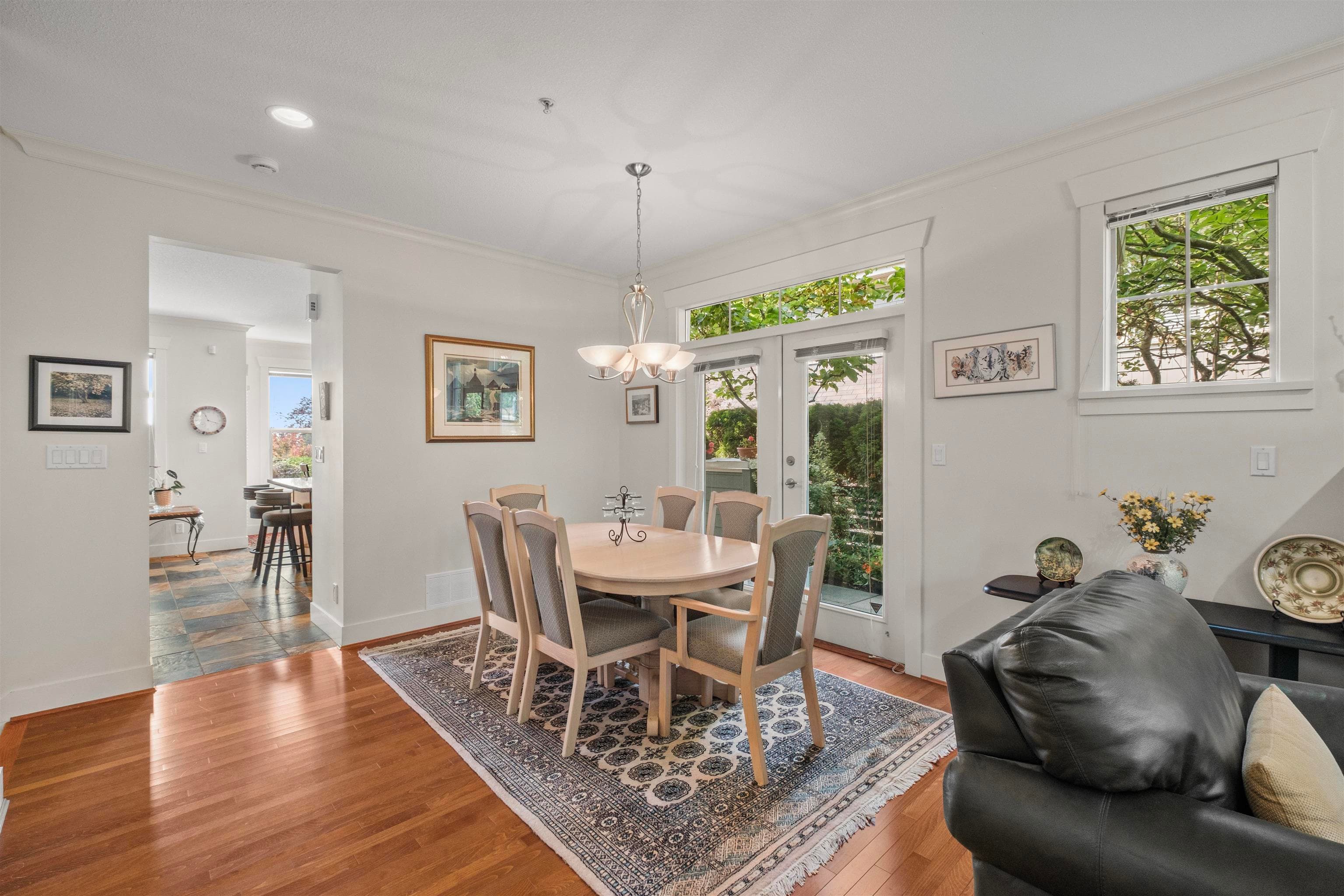 261 E Queens Road, North Vancouver, V7N 4N7 — photo 4