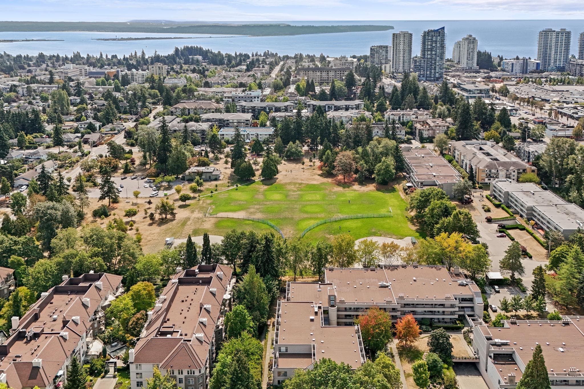 212 - 15313 19 Avenue, Surrey, V4A 1X6 — photo 1
