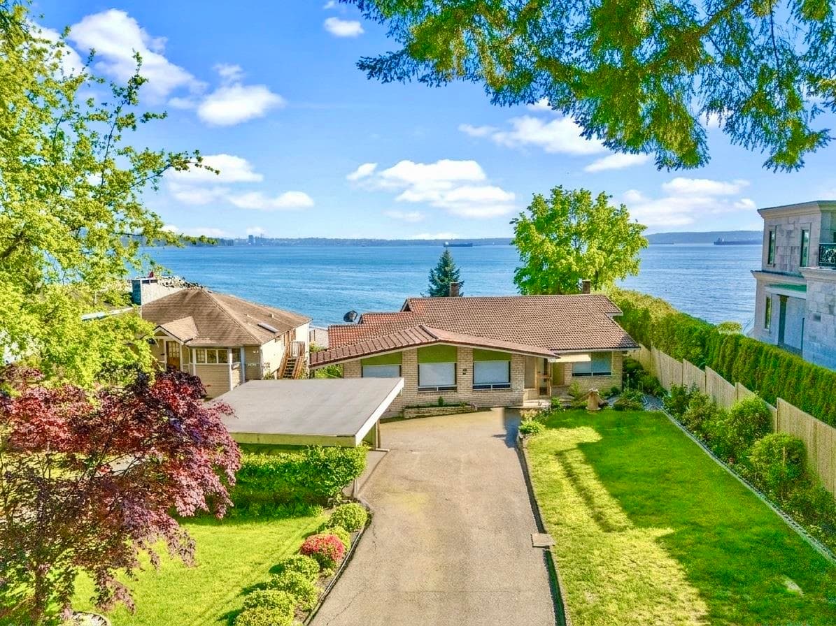 2560 Bellevue Avenue, West Vancouver, V7V 1E4 — photo 3