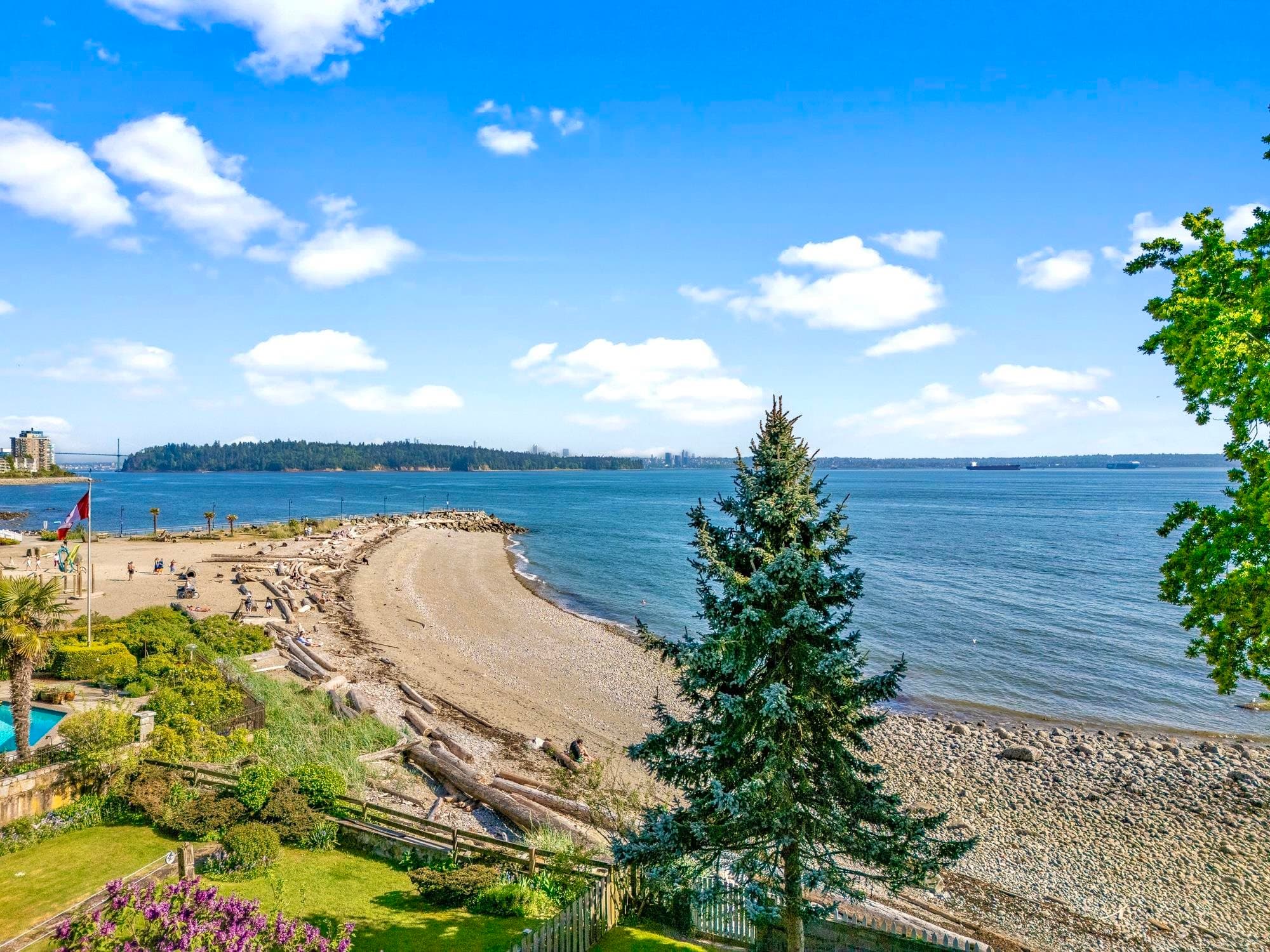 2560 Bellevue Avenue, West Vancouver, V7V 1E4 — photo 4