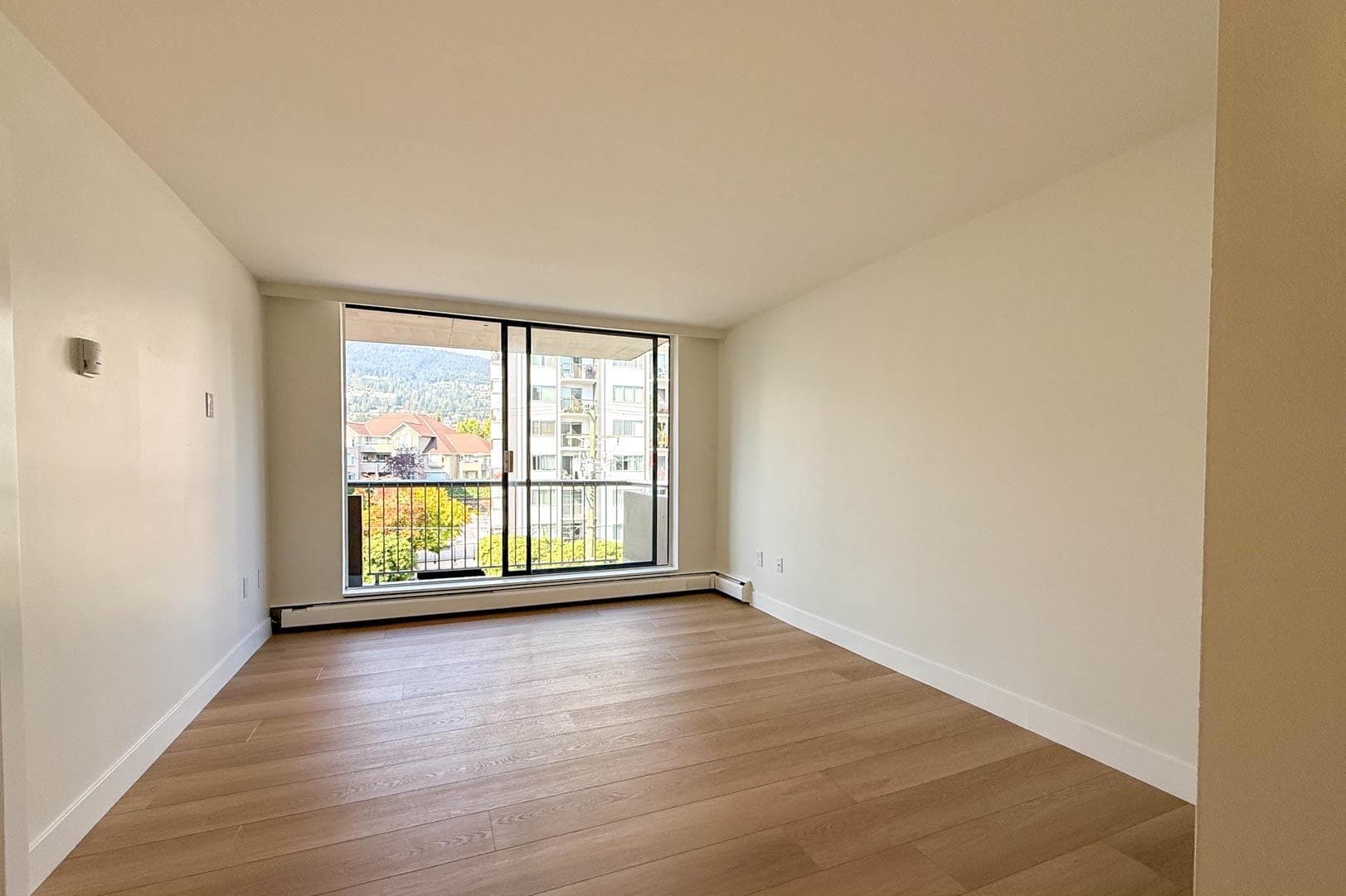 403 - 2150 Bellevue, West Vancouver, V7V 1C4 — photo 3