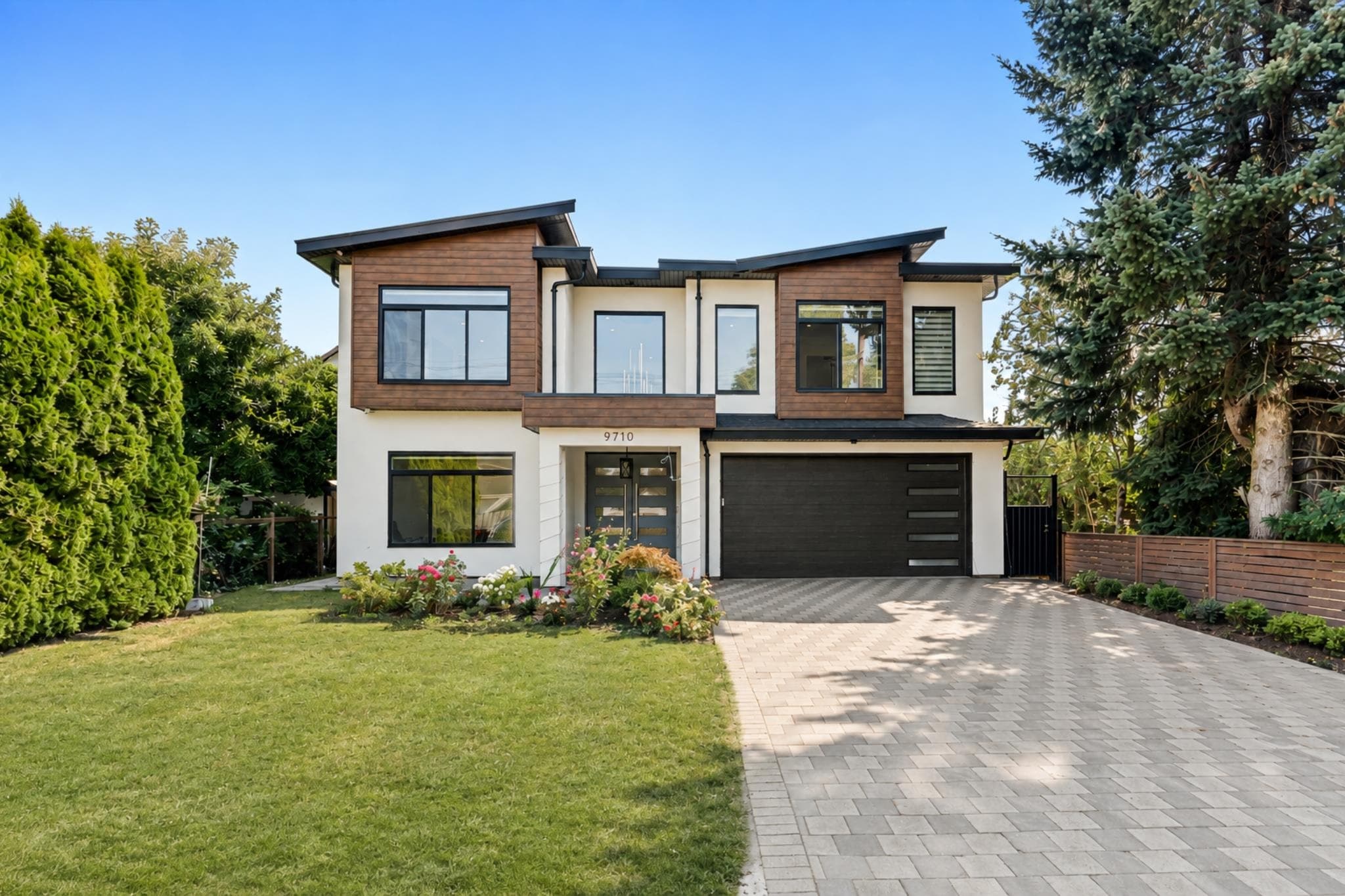 9710 Hemlock Street, Chilliwack, V2P 5J6 — photo 1