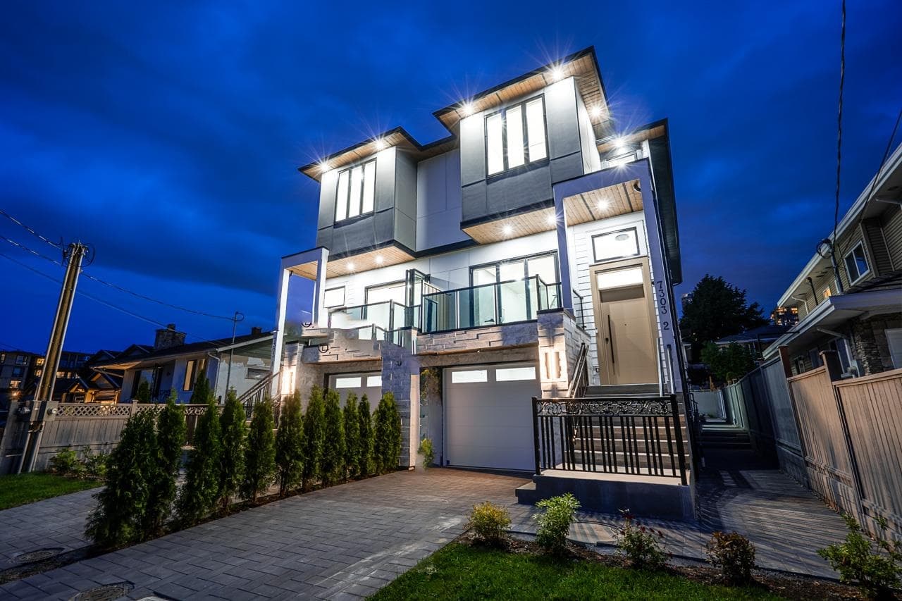 2 - 7303 14th Avenue, Burnaby, V3N 1Z5 — photo 1