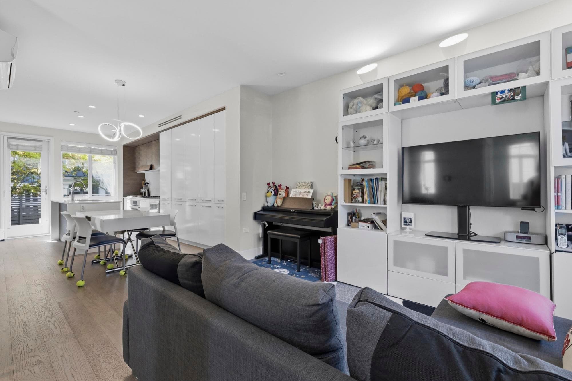 276 W 62nd Avenue, Vancouver, V5X 0H1 — photo 3