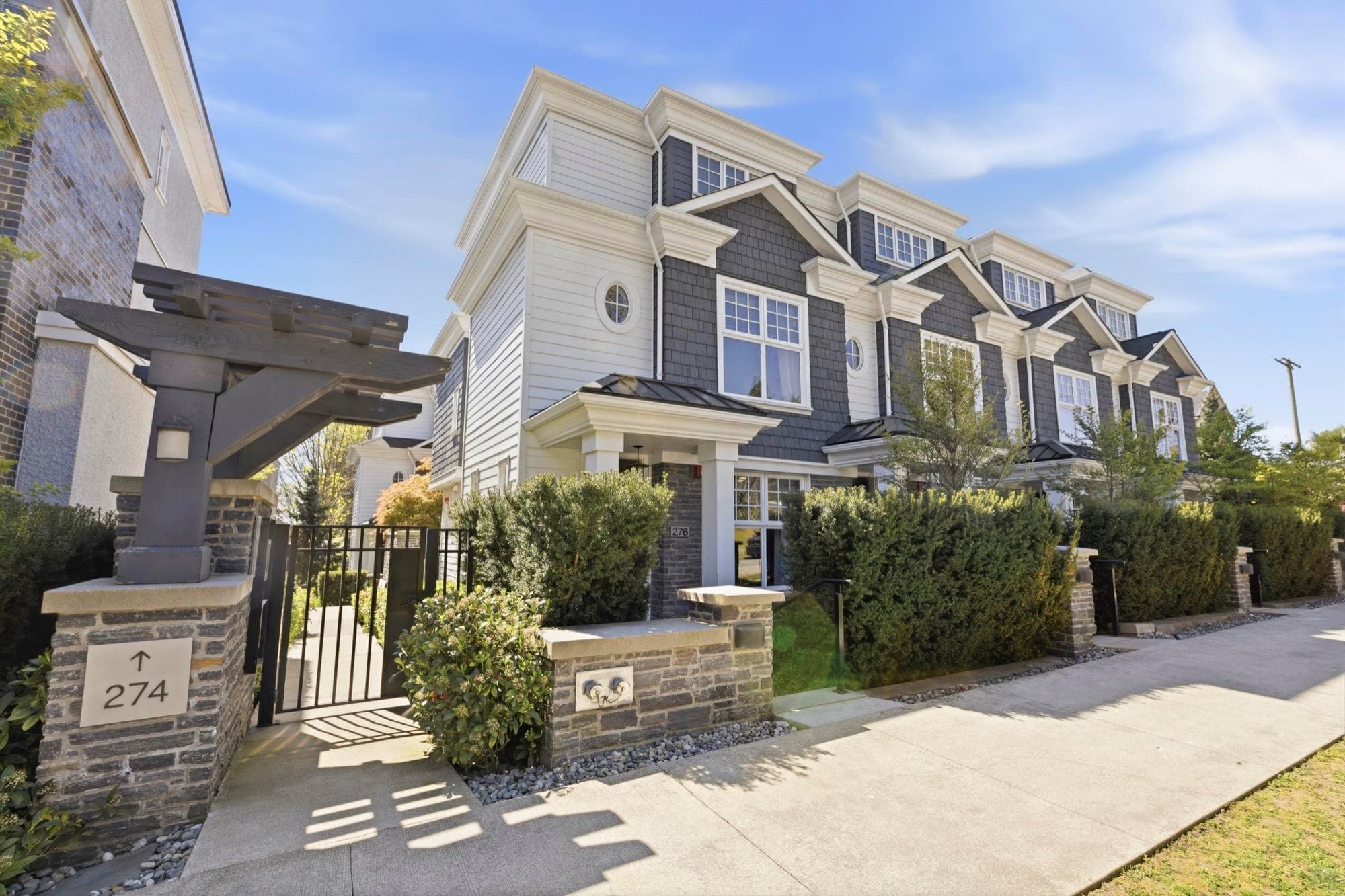 276 W 62nd Avenue, Vancouver, V5X 0H1 — photo 1