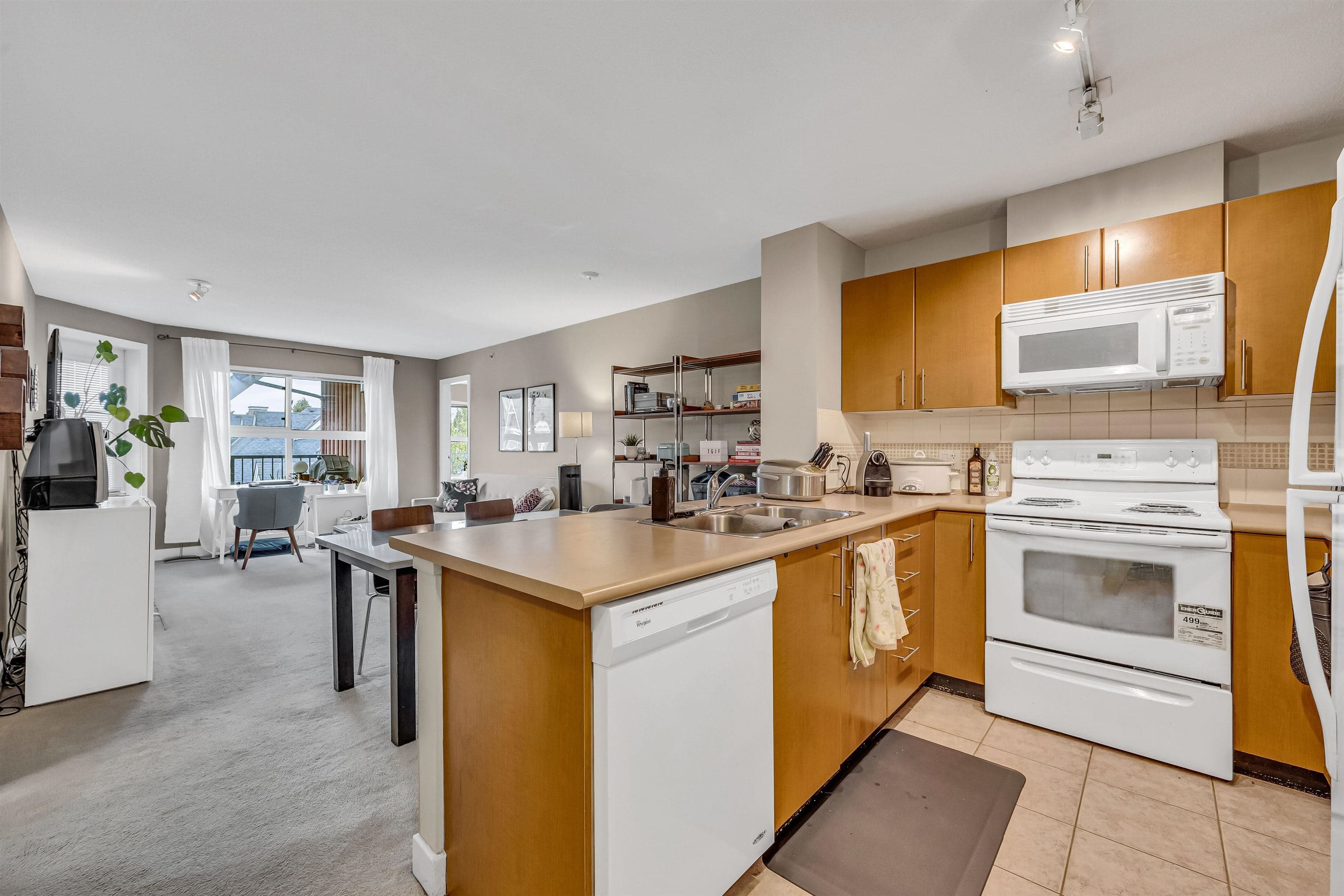 403 - 7088 Mont Royal Square, Vancouver, V5S 4X7 — photo 3