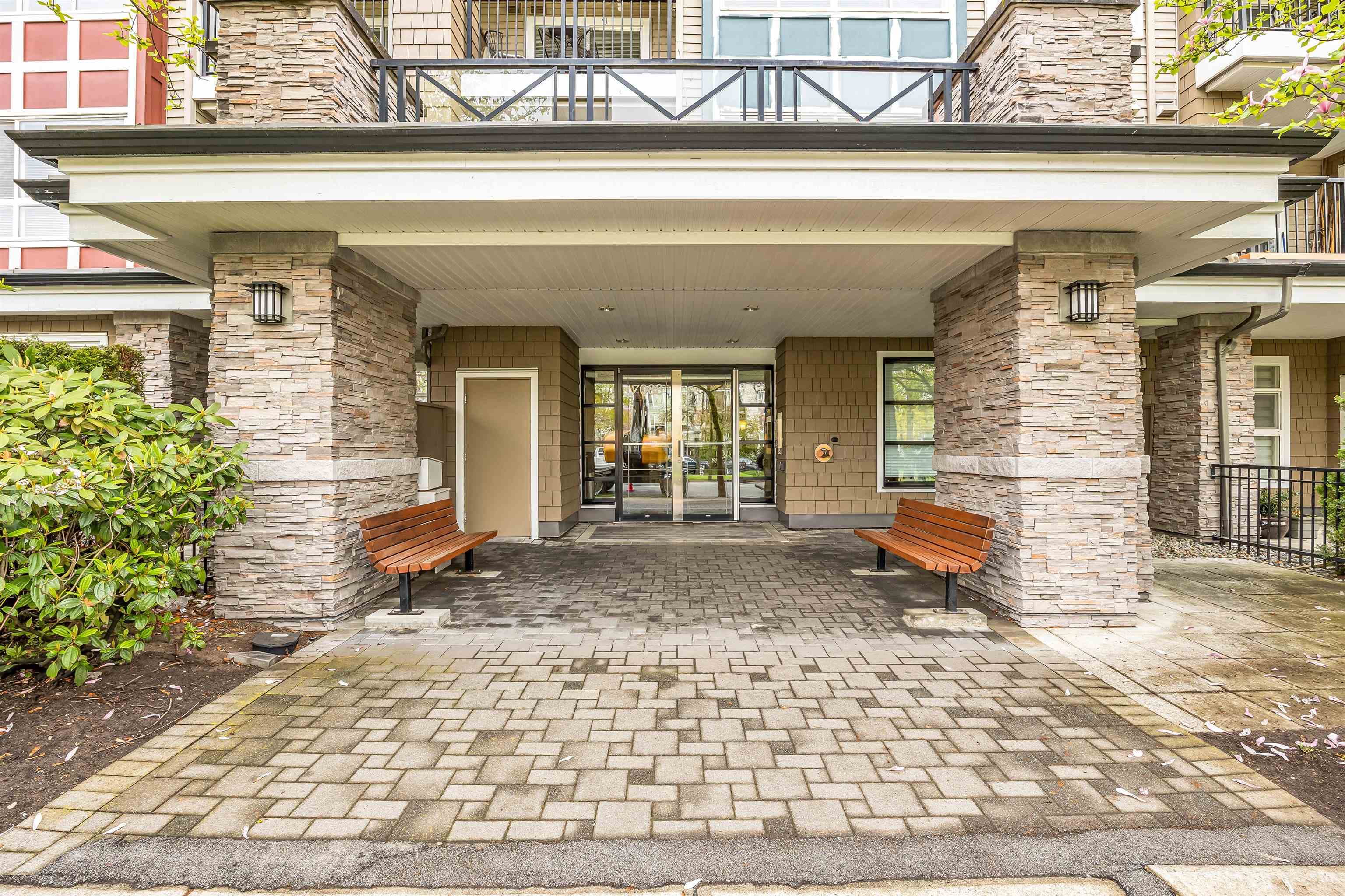 403 - 7088 Mont Royal Square, Vancouver, V5S 4X7 — photo 1