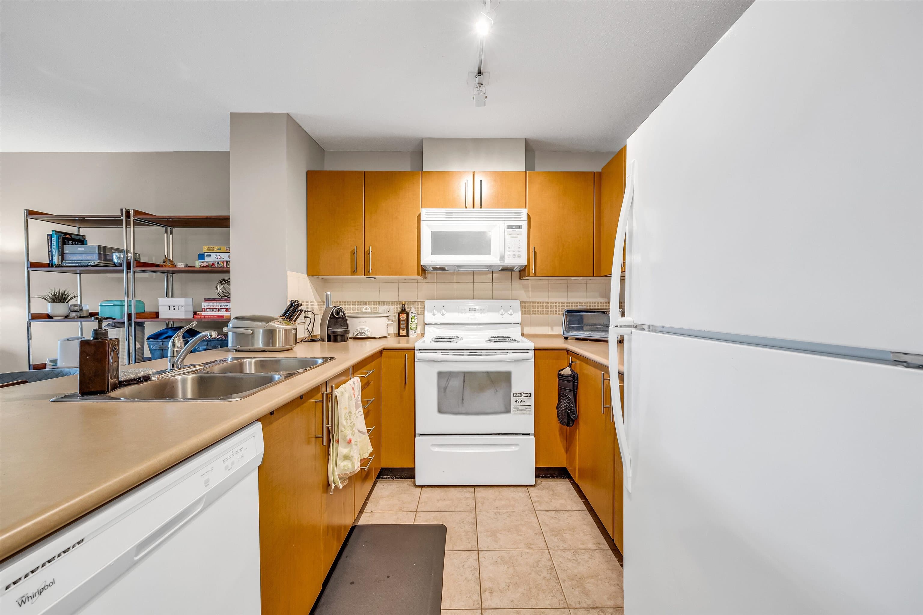 403 - 7088 Mont Royal Square, Vancouver, V5S 4X7 — photo 5