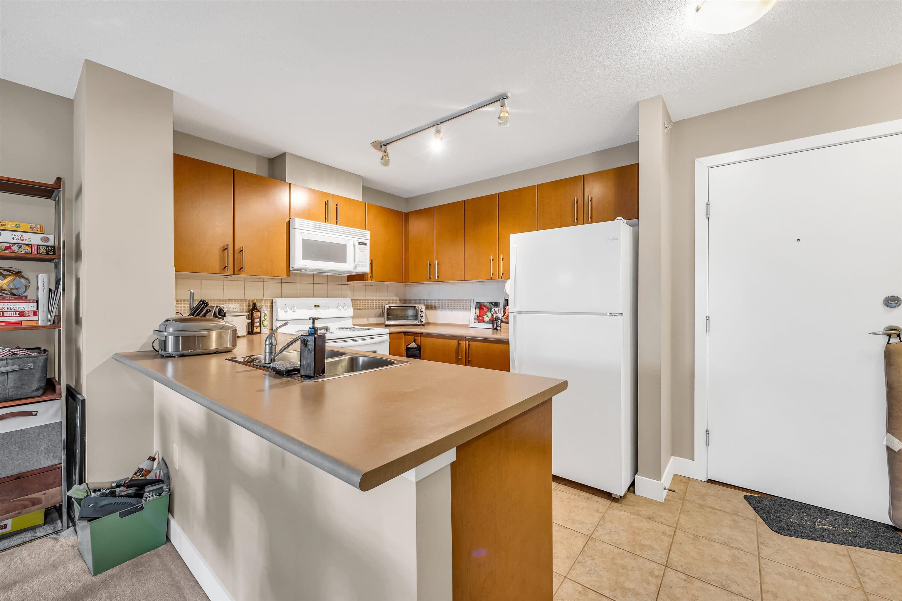 403 - 7088 Mont Royal Square, Vancouver, V5S 4X7 — photo 4