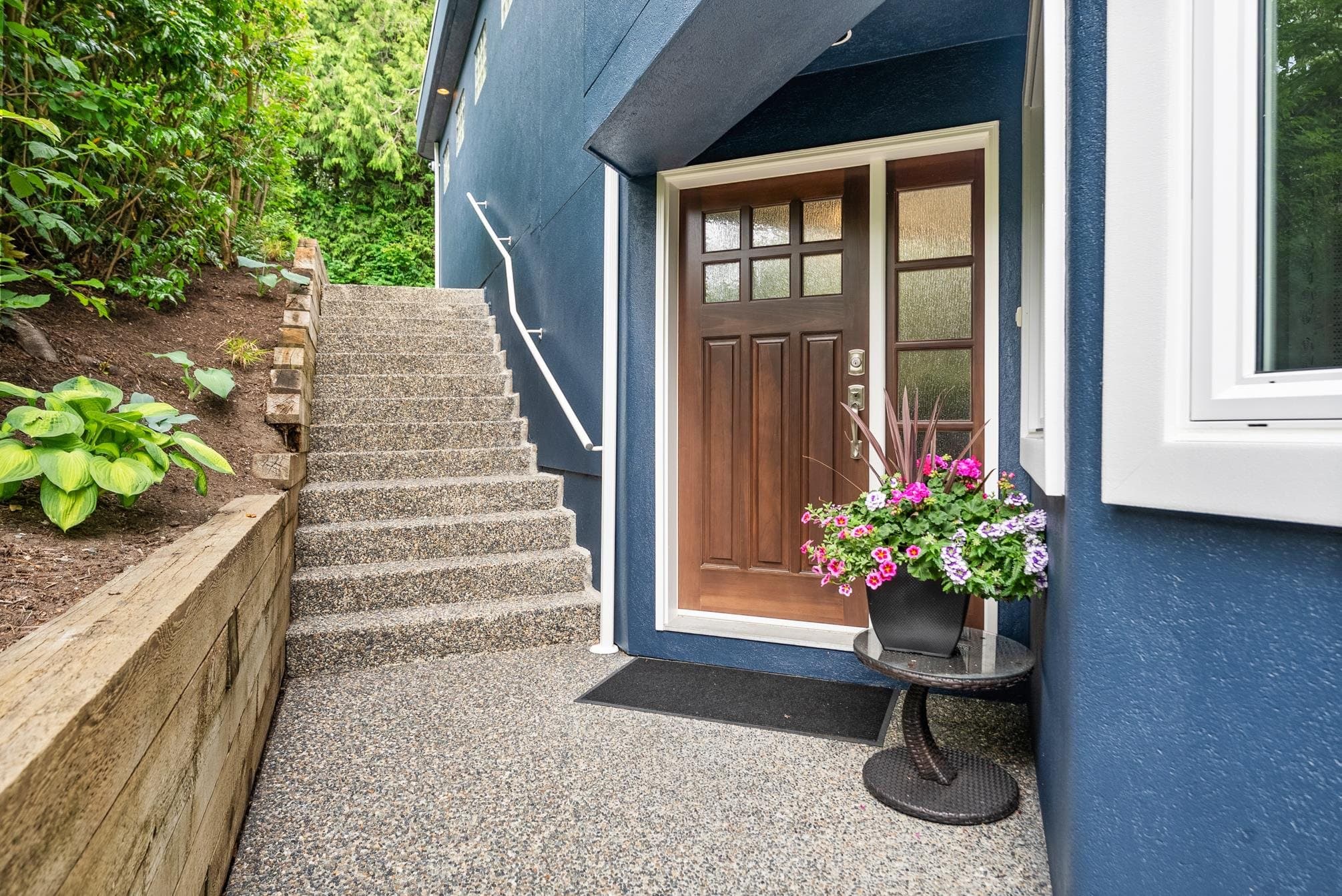 15507 Columbia Avenue, White Rock, V4B 1K5 — photo 4