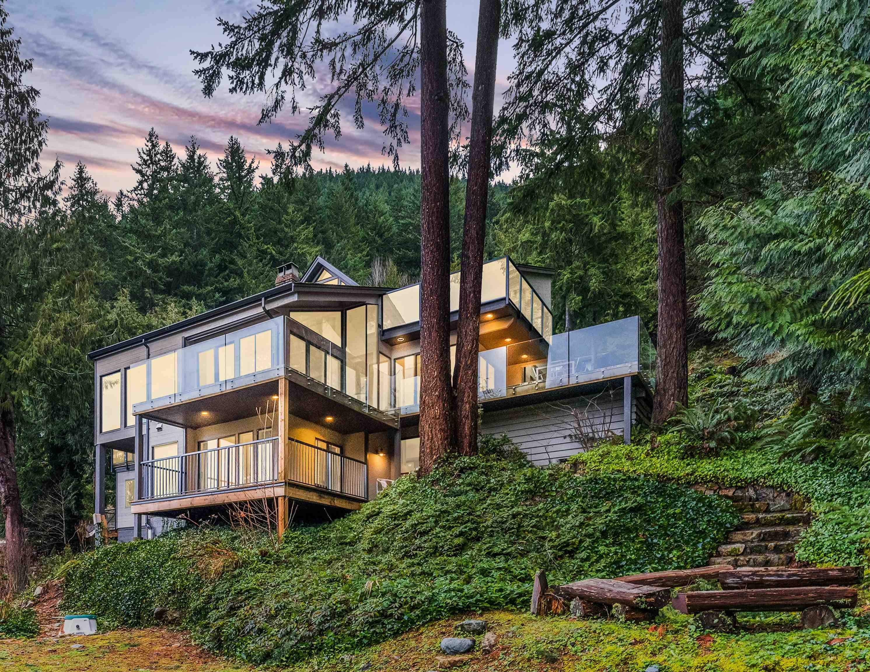 470 Timbertop Drive, Lions Bay, V0N 2E0 — photo 2