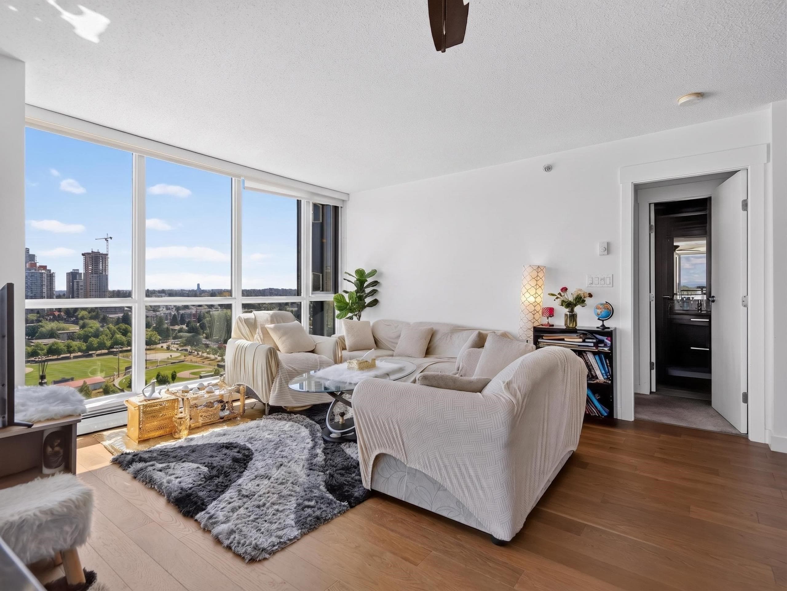 2302 - 10777 University Drive, Surrey, V3T 0E6 — photo 3