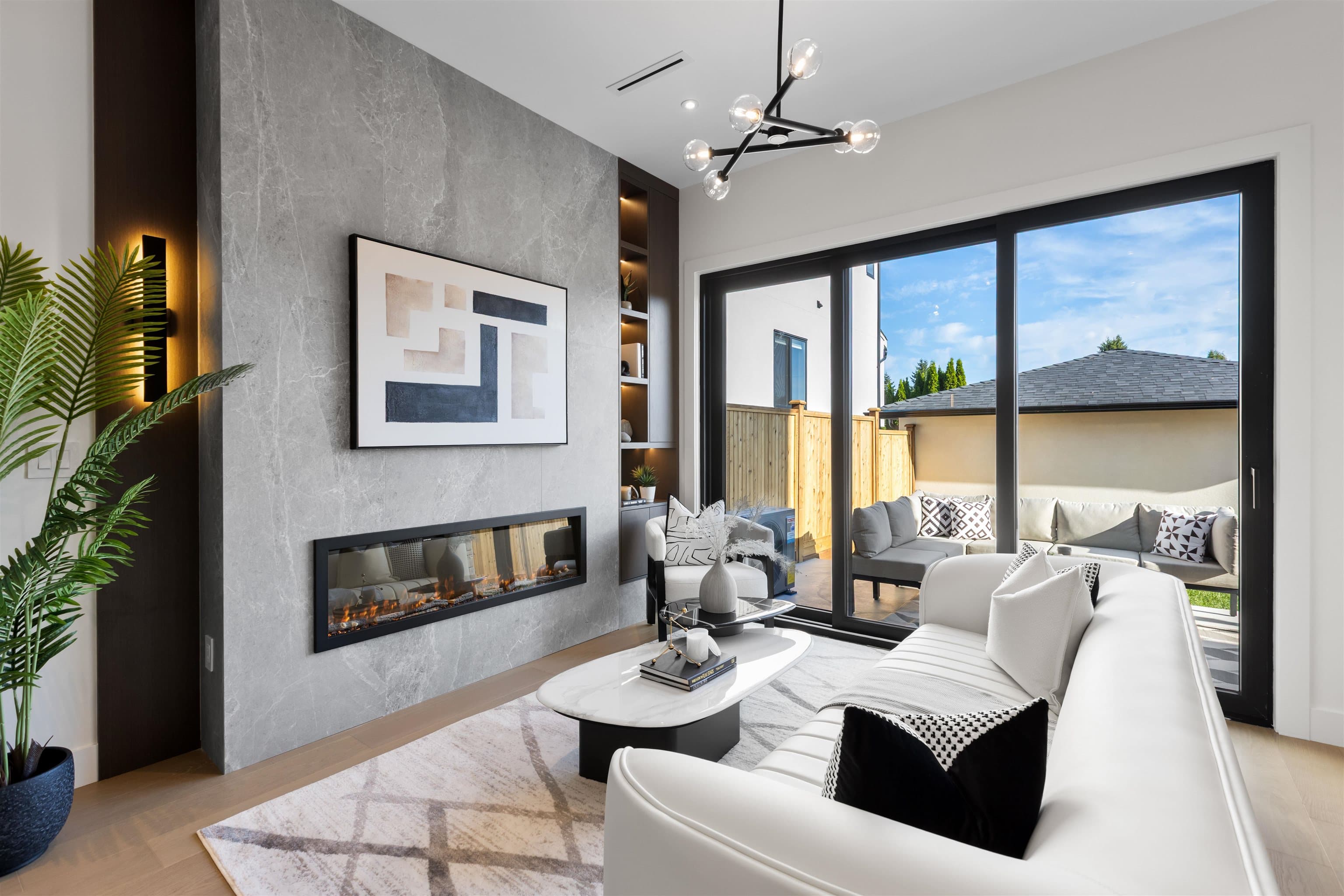 3 - 6682 Napier Street, Burnaby, V5B 2C3 — photo 2