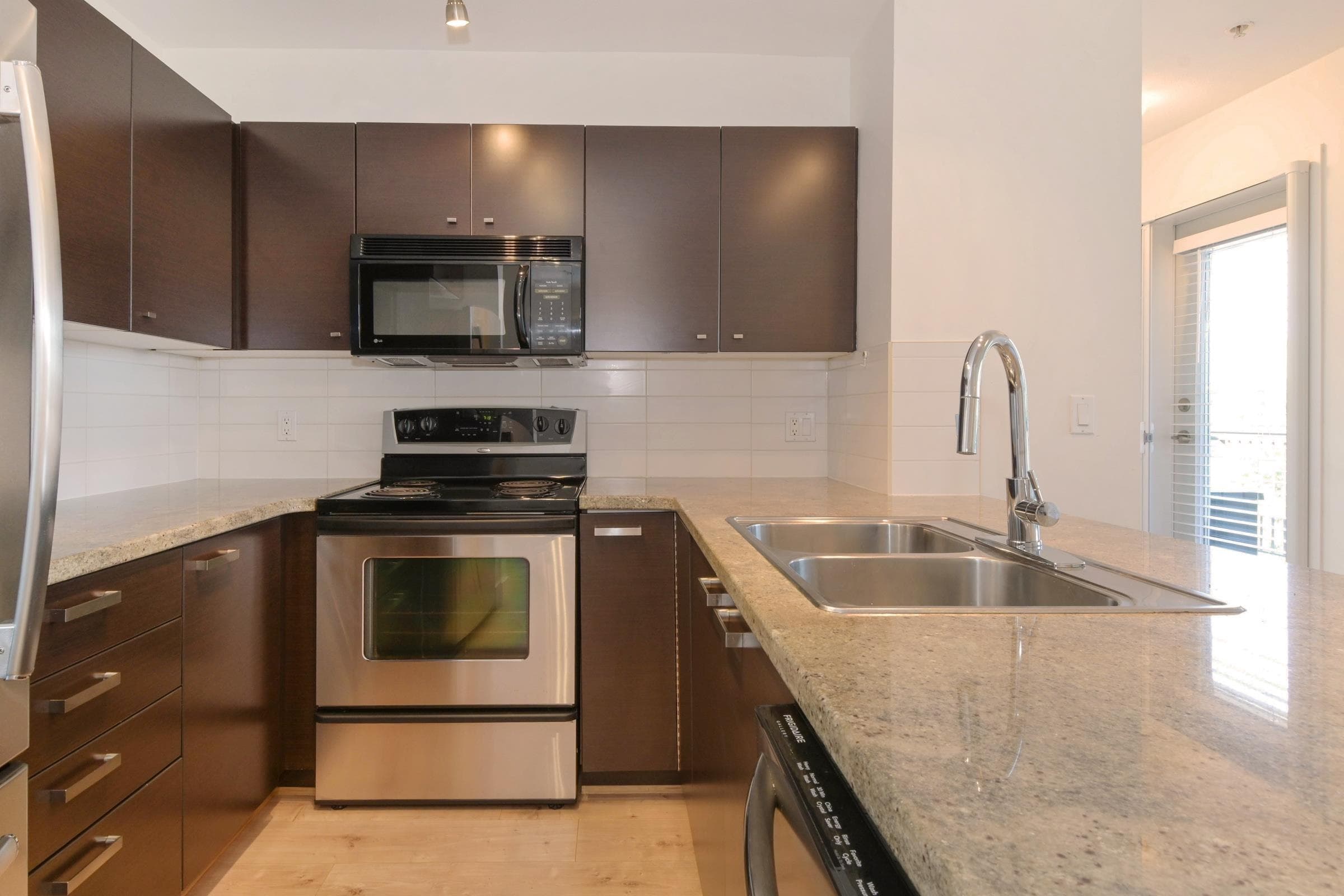411 - 6815 188 Street, Surrey, V4N 0Z8 — photo 5