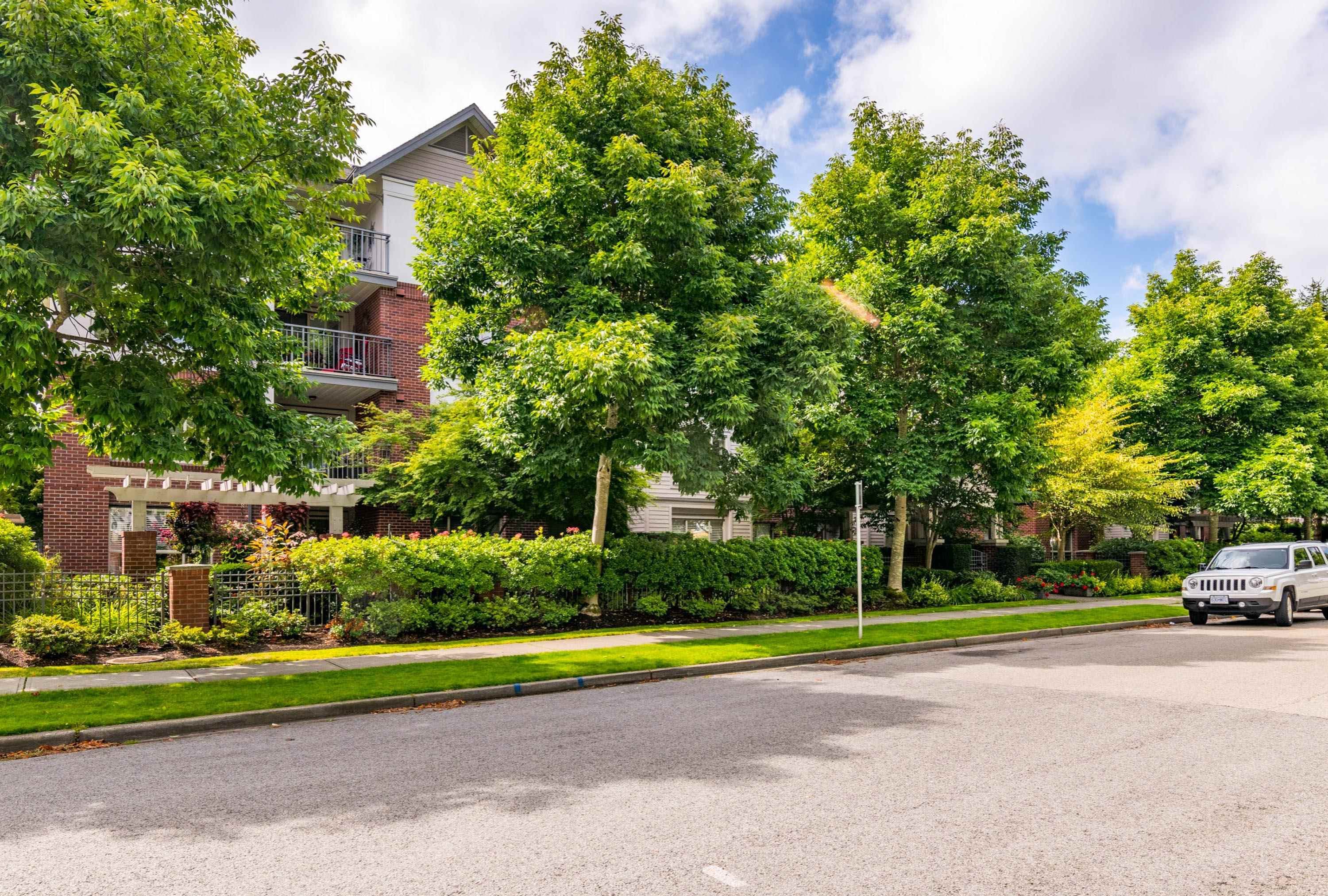 101 - 15188 22 Avenue, Surrey, V4A 9T4 — photo 1