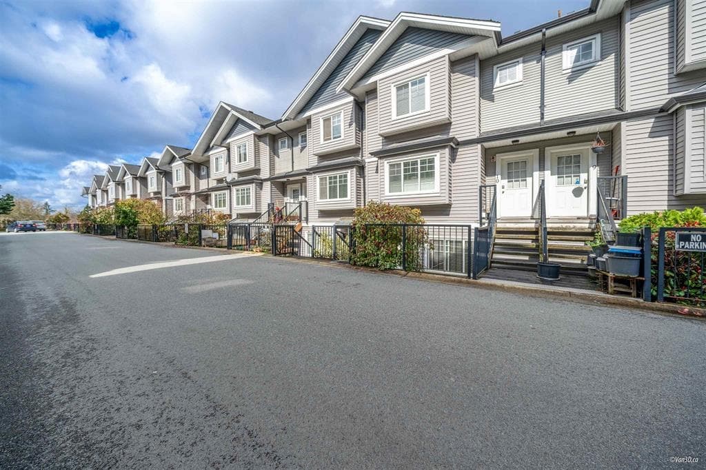 11 - 11255 132 Street, Surrey, V3R 4E3 — photo 1