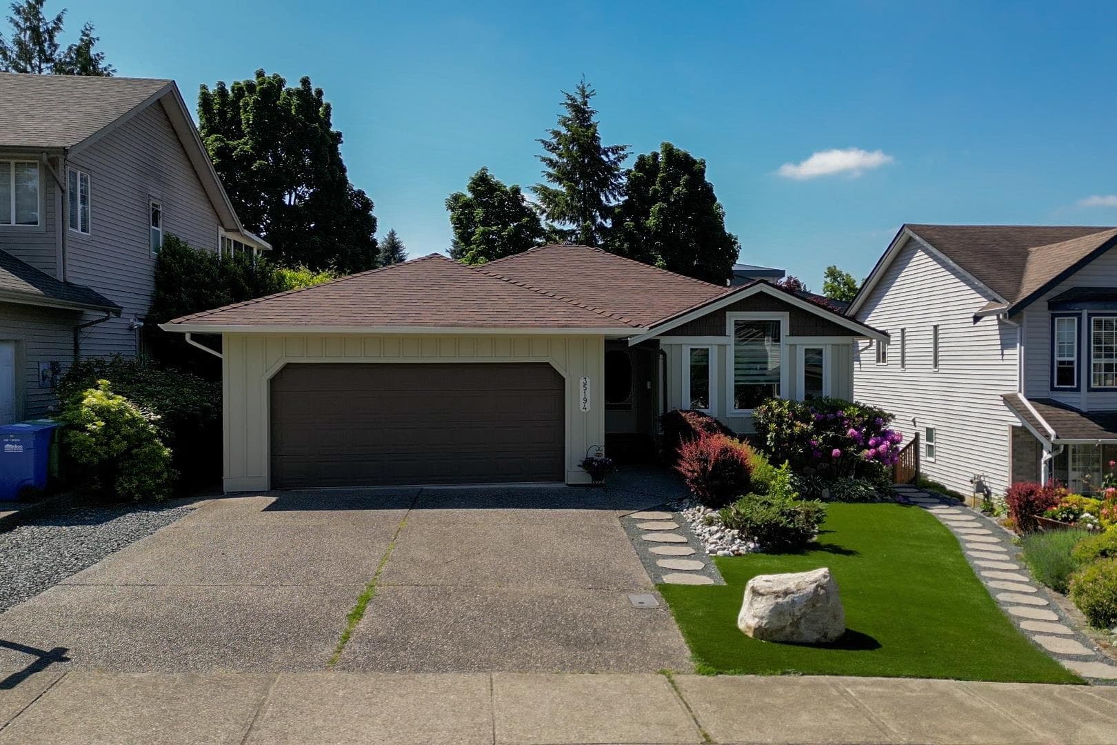 35194 Christina Place, Abbotsford, V2S 8H1 — photo 2