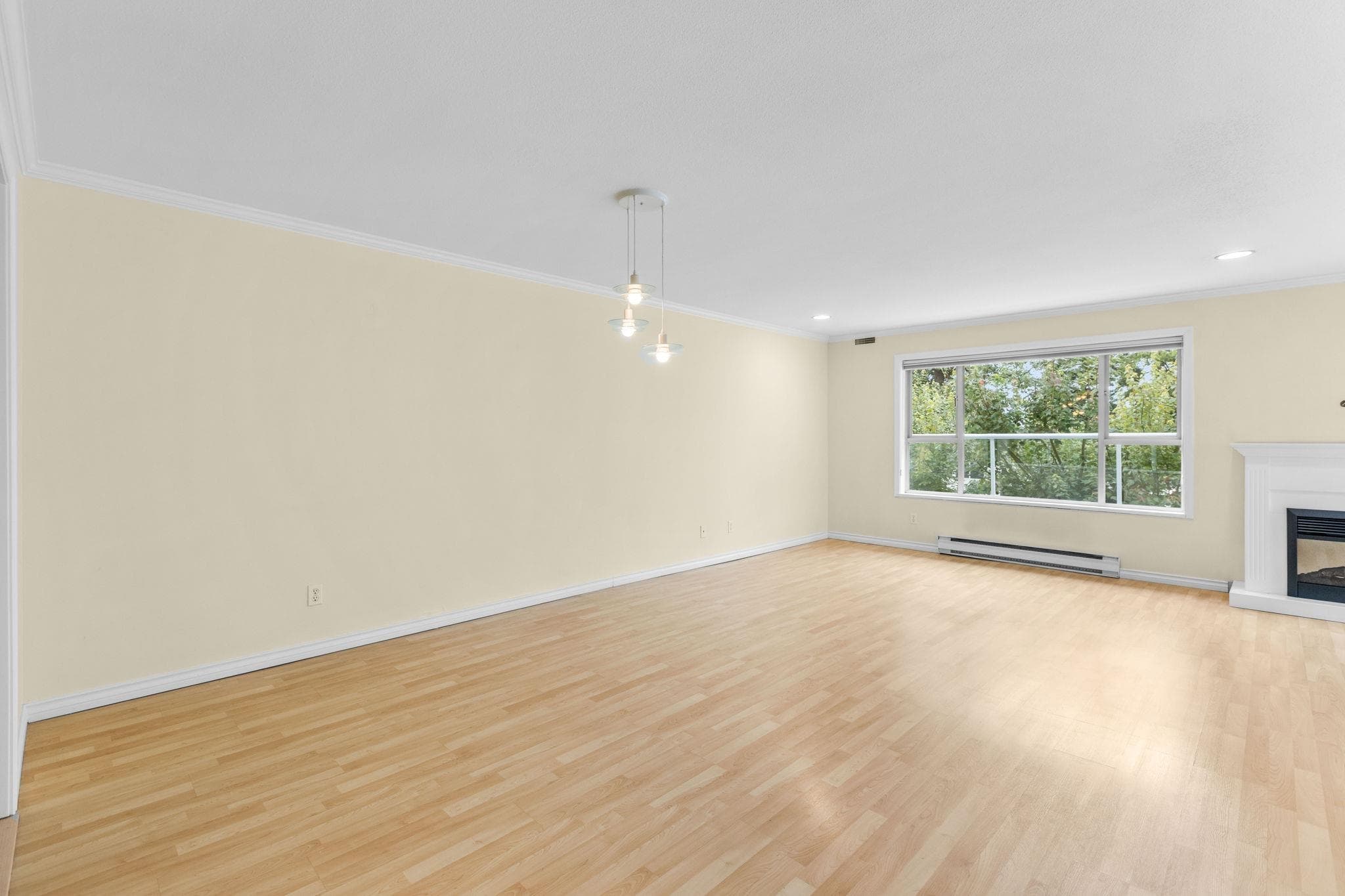 209 - 1378 George Street, White Rock, V4B 3Z9 — photo 5