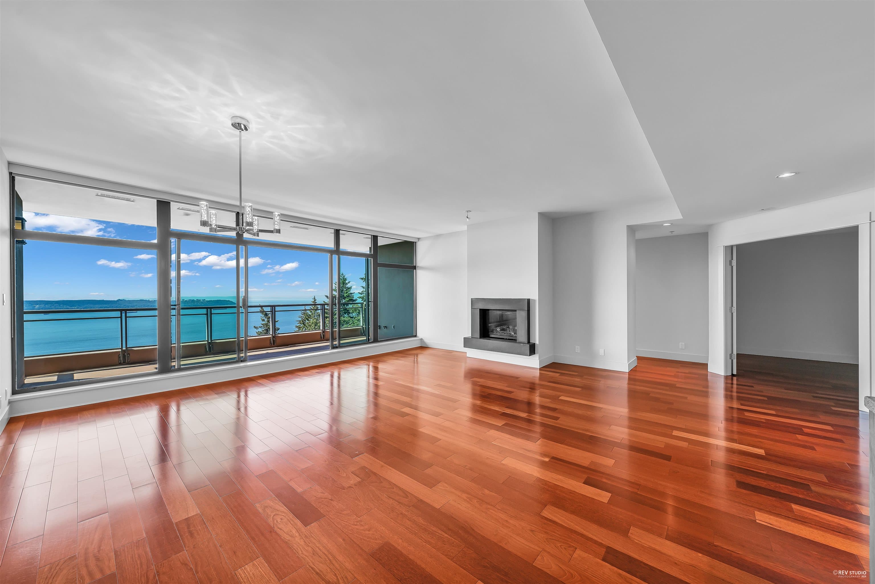 1102 - 3355 Cypress Place, West Vancouver