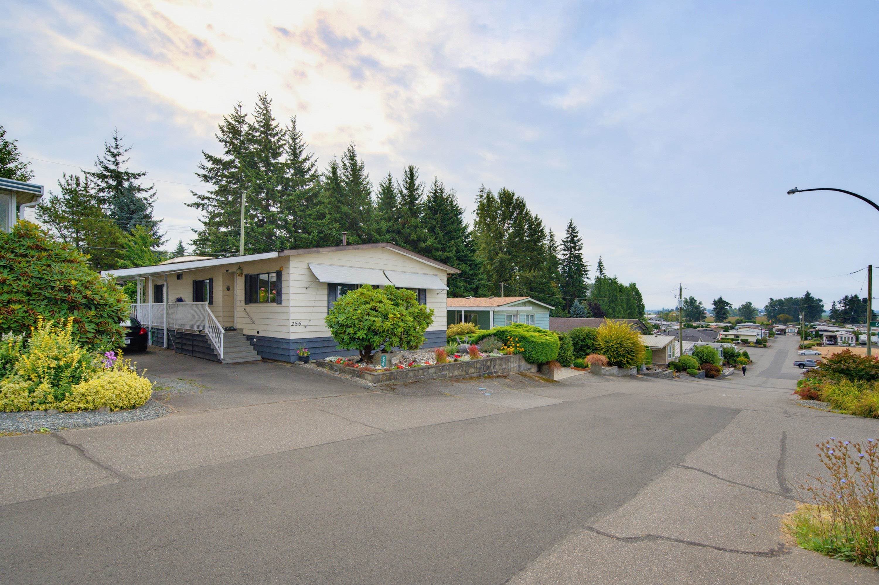 256 - 27111 0 Avenue, Langley, V4W 2T6 — photo 2