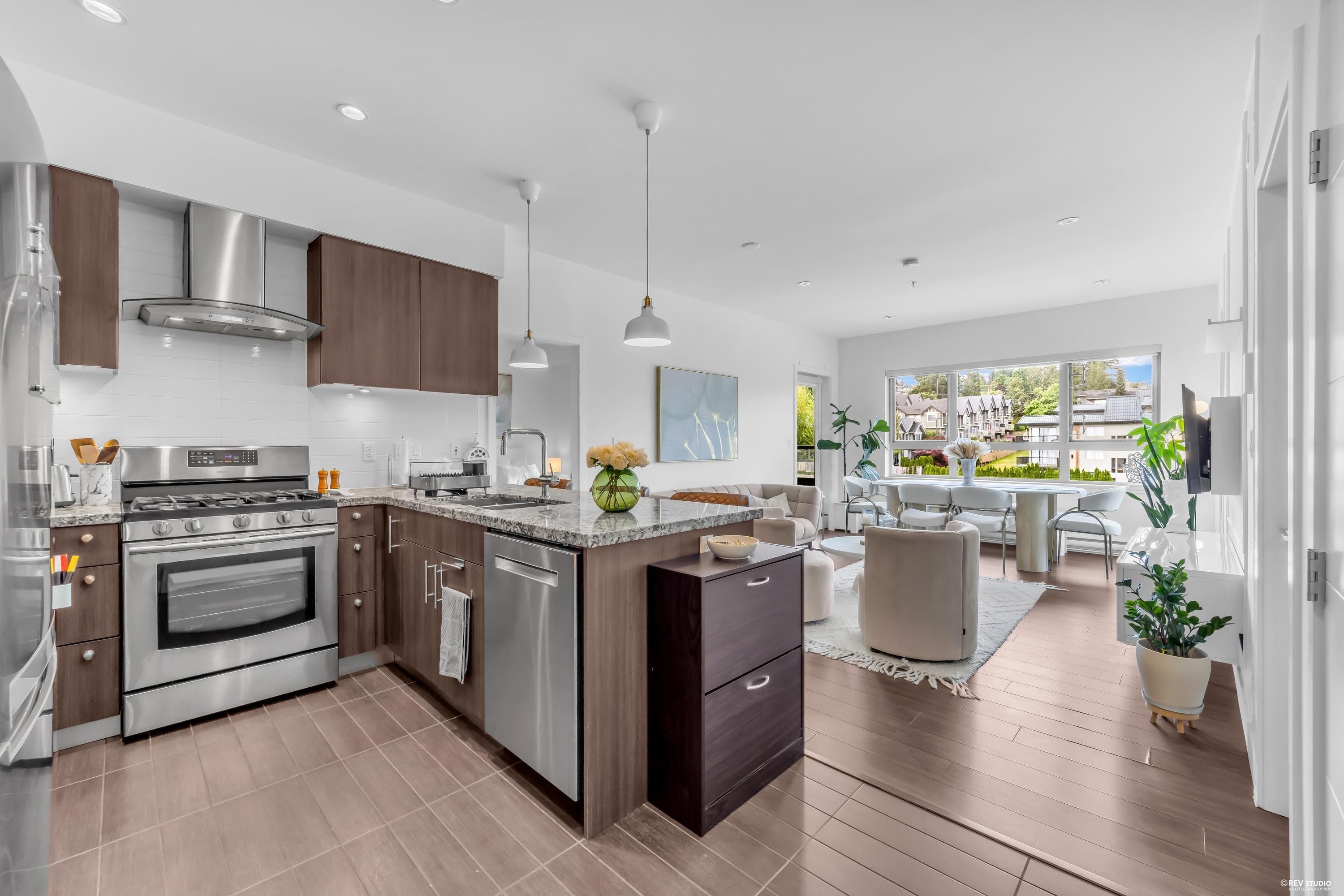 401 - 5688 Hastings Street, Burnaby, V5B 1R4 — photo 1