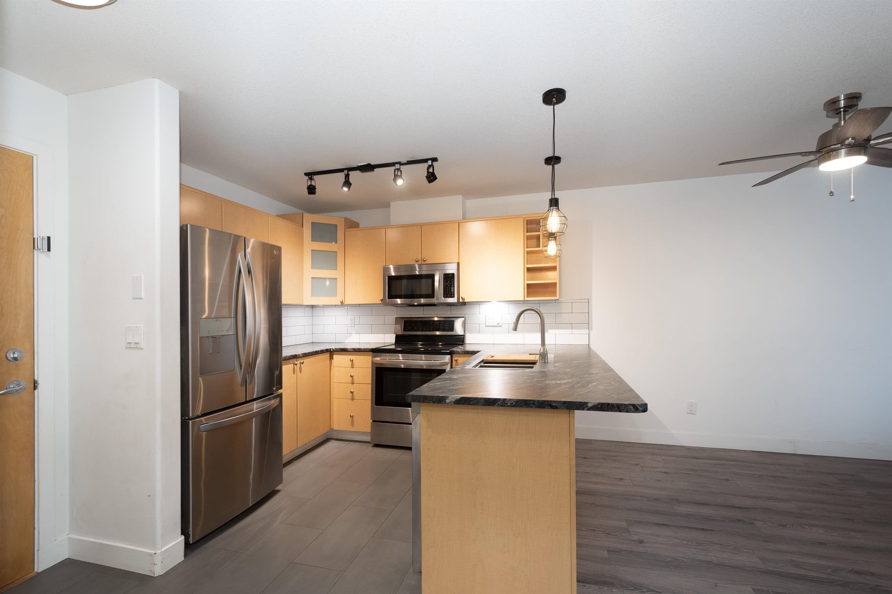 312 - 3136 St Johns Street, Port Moody, V3H 5E4 — photo 3