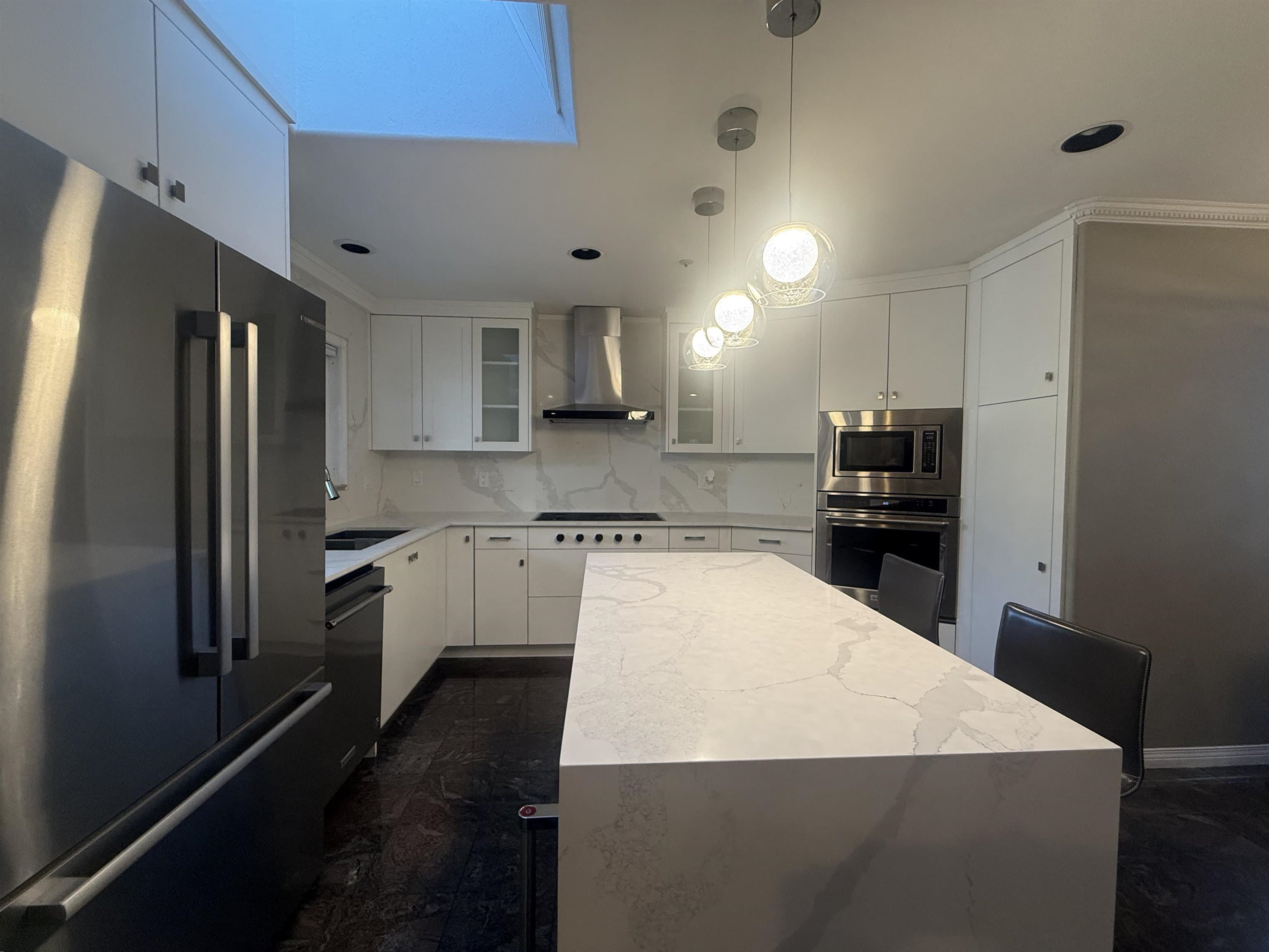 59 Falaise Place, Vancouver, V5M 4C2 — photo 1