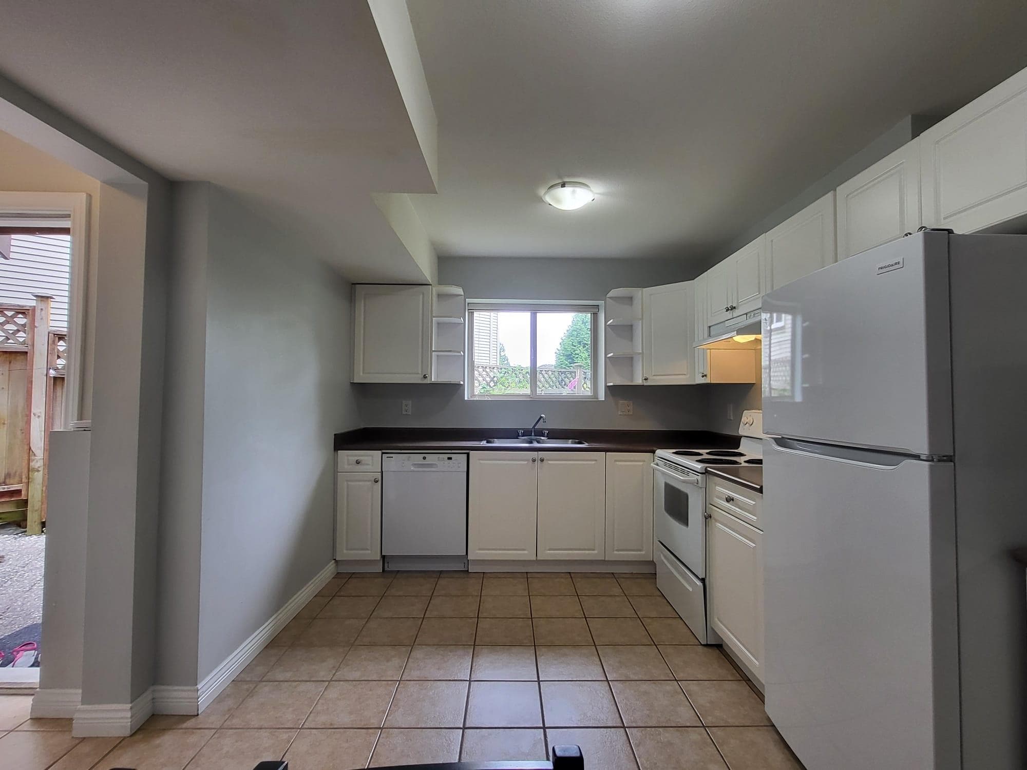 Garden Suite - 2868 Mclaren Court, Coquitlam, V3B 8G1 — photo 2