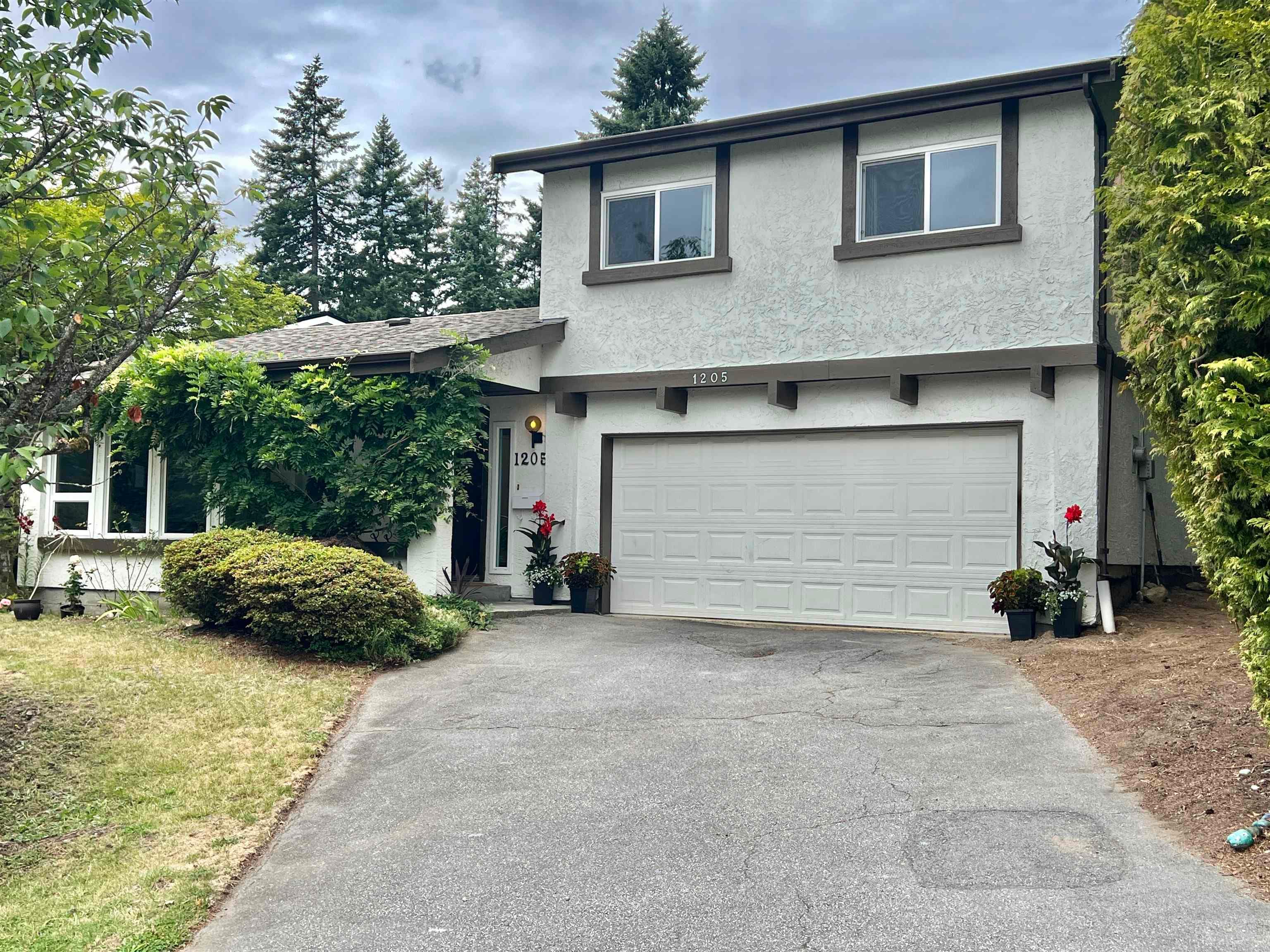 1205 Cypress Place, Port Moody, V3H 3Y7 — photo 1