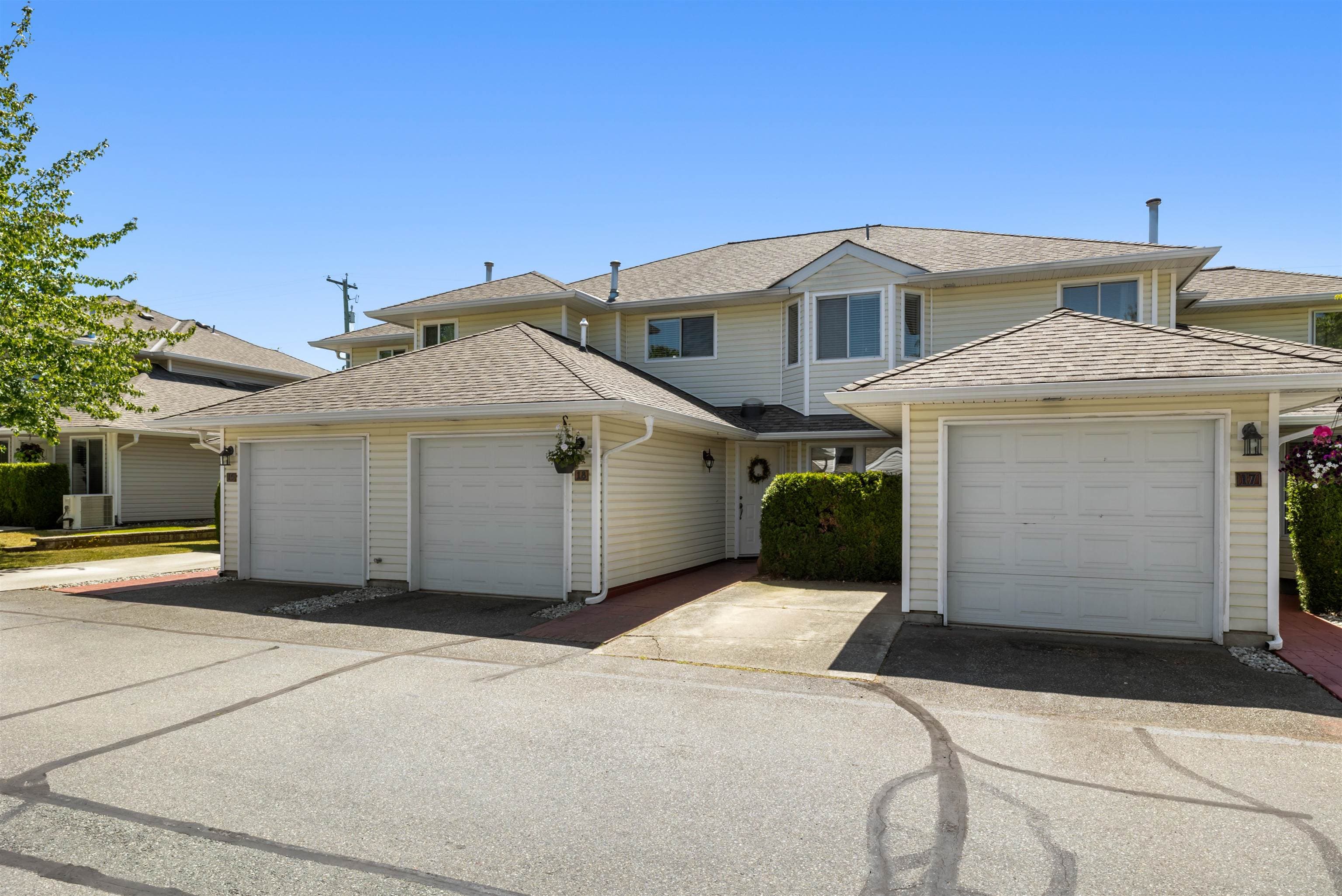 18 - 21928 48 Avenue, Langley, V3A 8H1 — photo 1