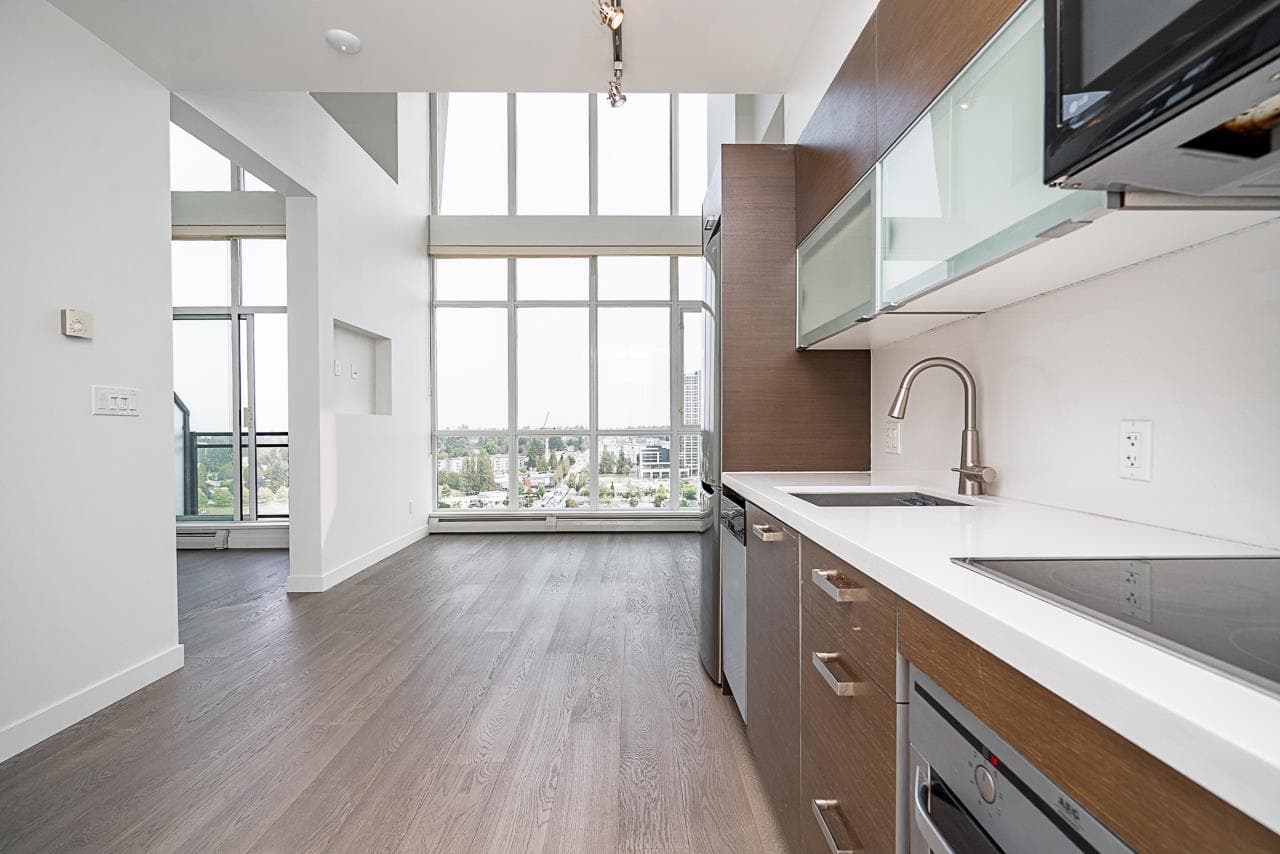 2501 - 10777 University Drive, Surrey, V3T 0E6 — photo 5