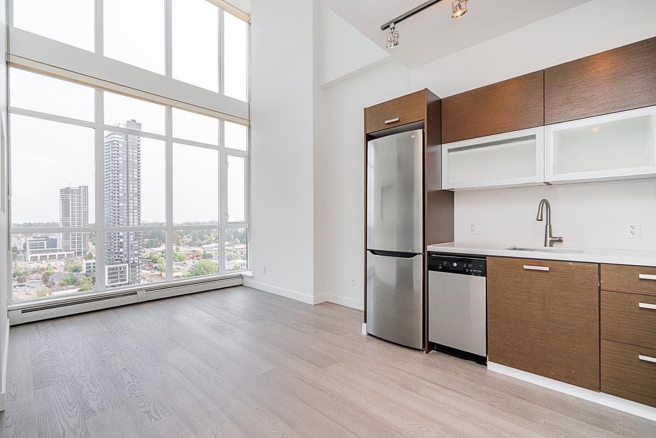 2501 - 10777 University Drive, Surrey, V3T 0E6 — photo 4