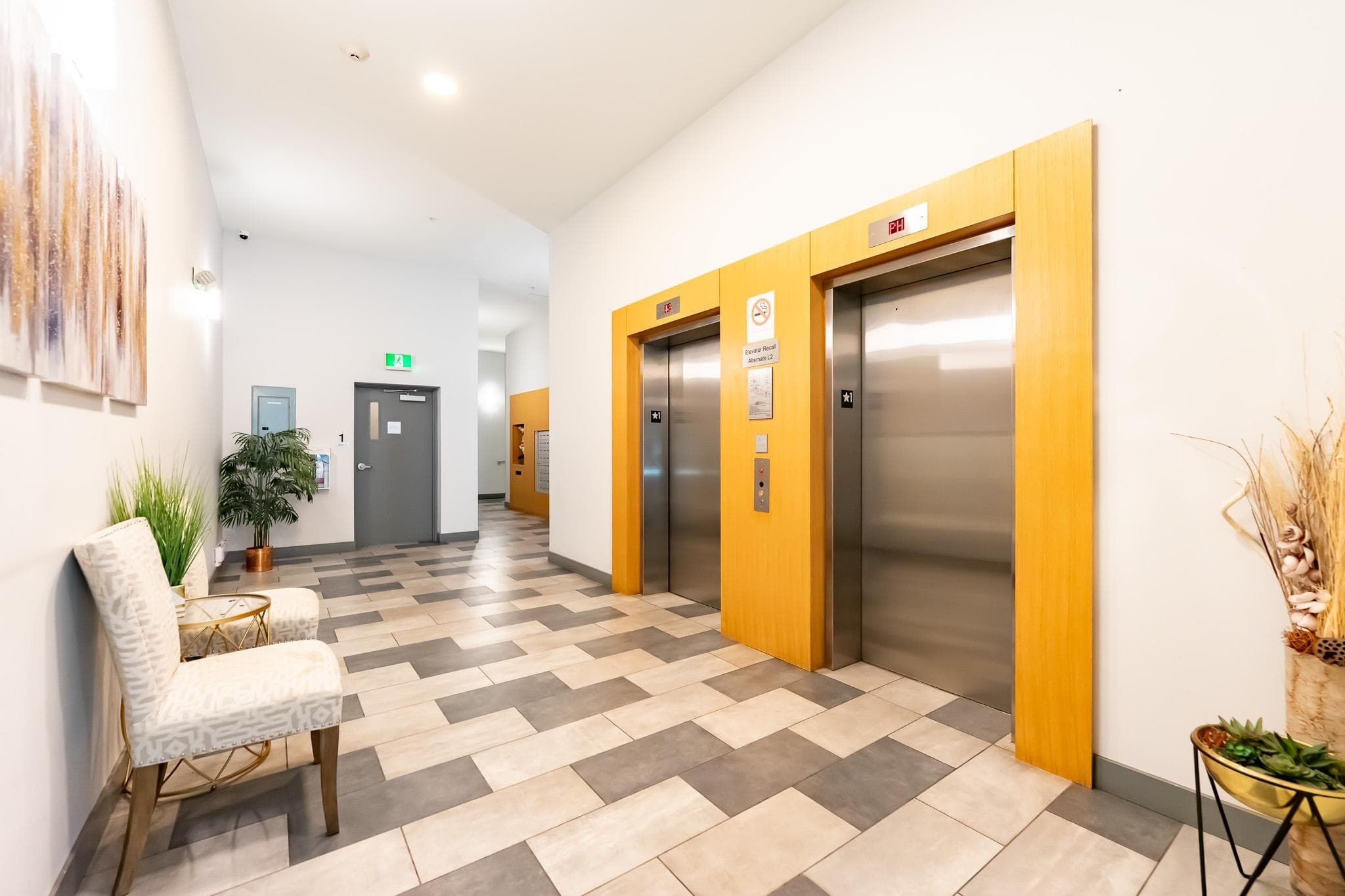 PH27 - 6283 Kingsway, Burnaby, V5J 0H3 — photo 1