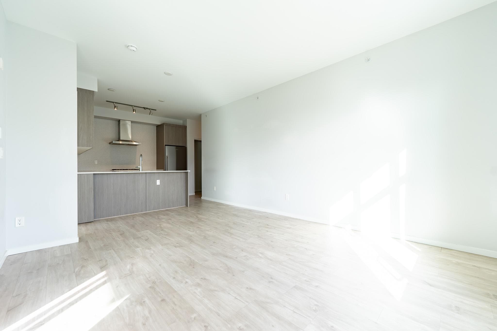 PH27 - 6283 Kingsway, Burnaby, V5J 0H3 — photo 4