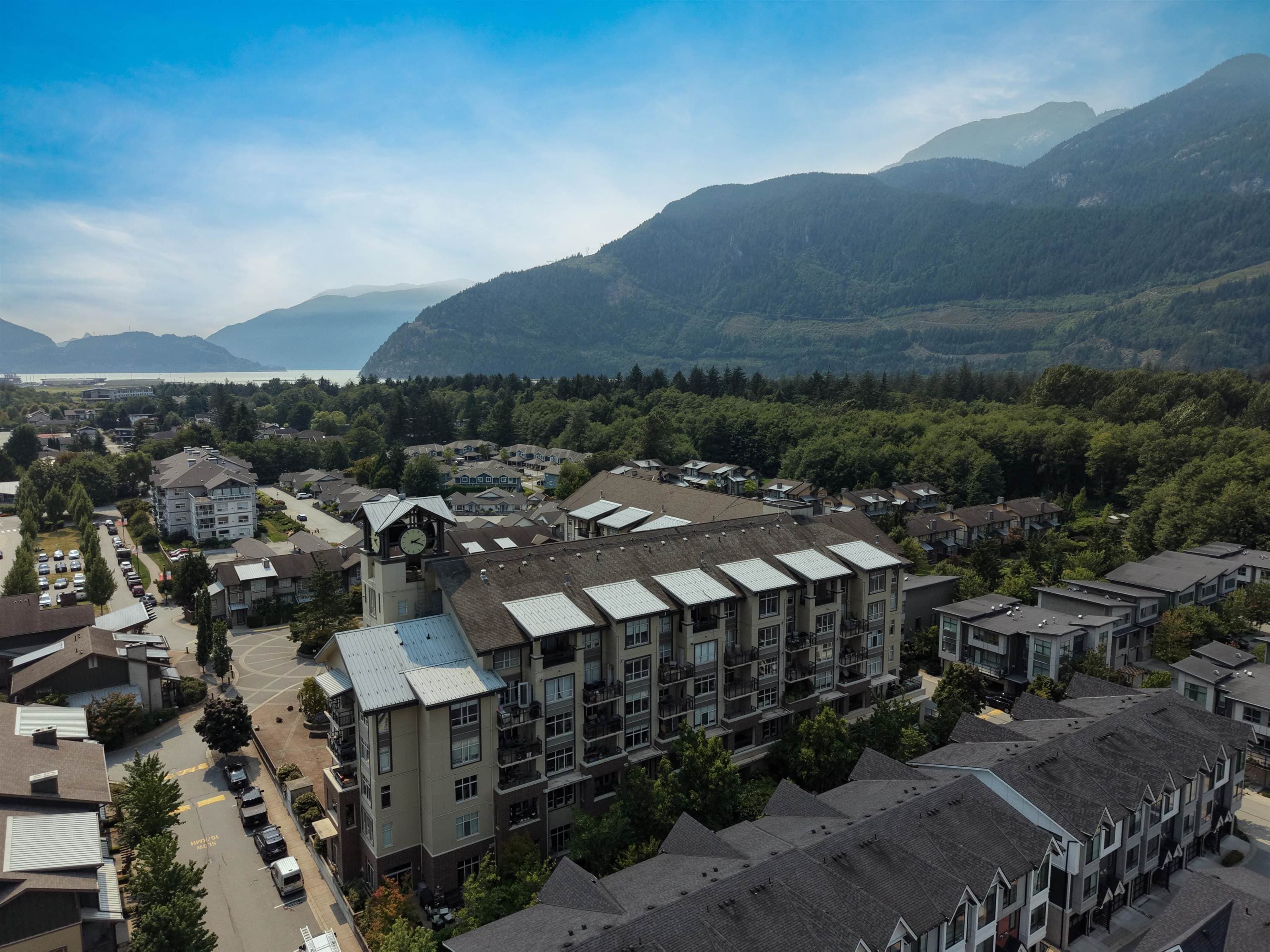 305 - 1211 Village Green Way, Squamish, V8B 0R7 — photo 2