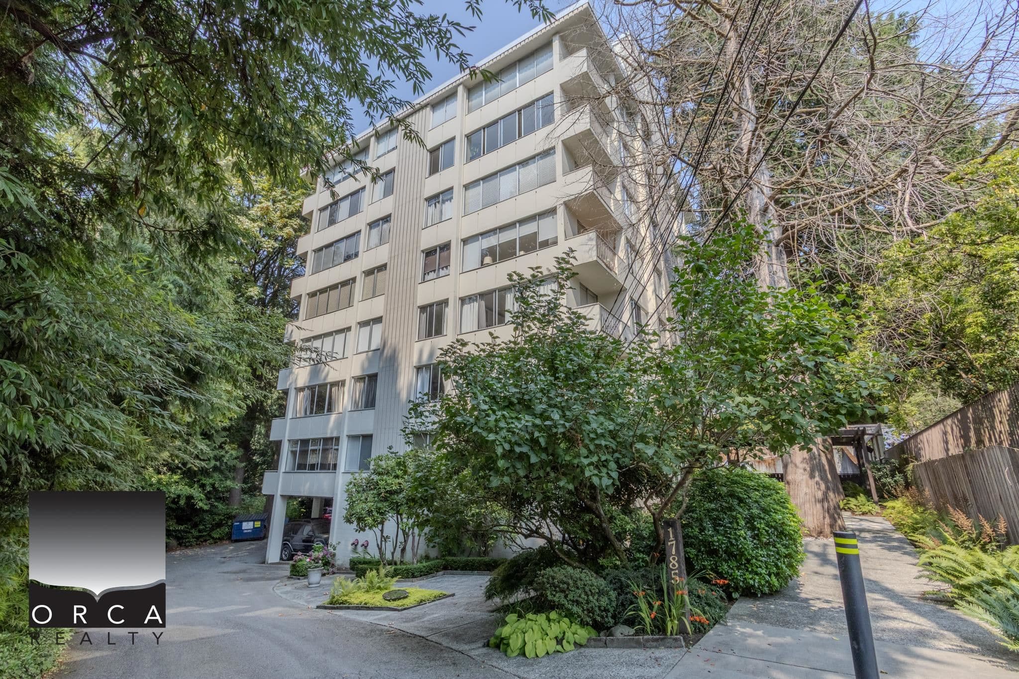 701 - 1785 Esquimalt Avenue, West Vancouver