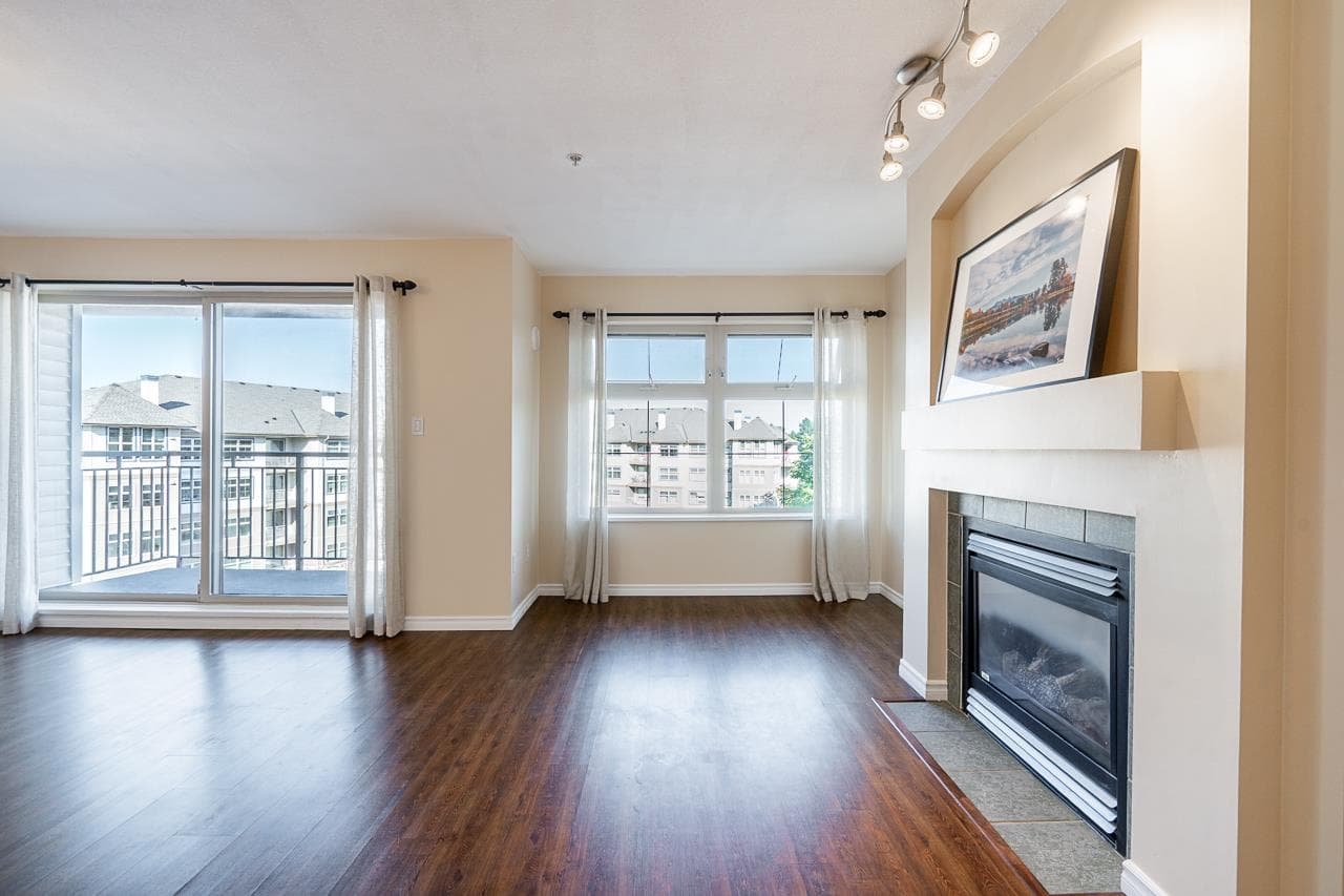 401 - 15220 Guildford Drive, Surrey, V3R 0Y6 — photo 4