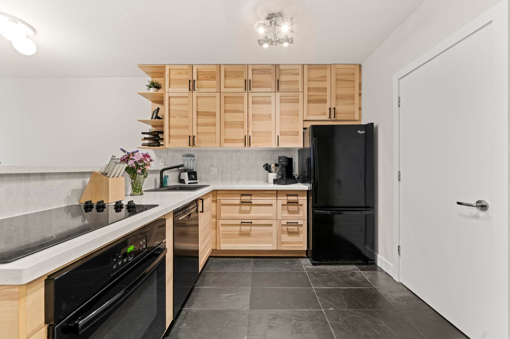808 - 1177 Hornby Street, Vancouver, V6Z 2E9 — photo 2