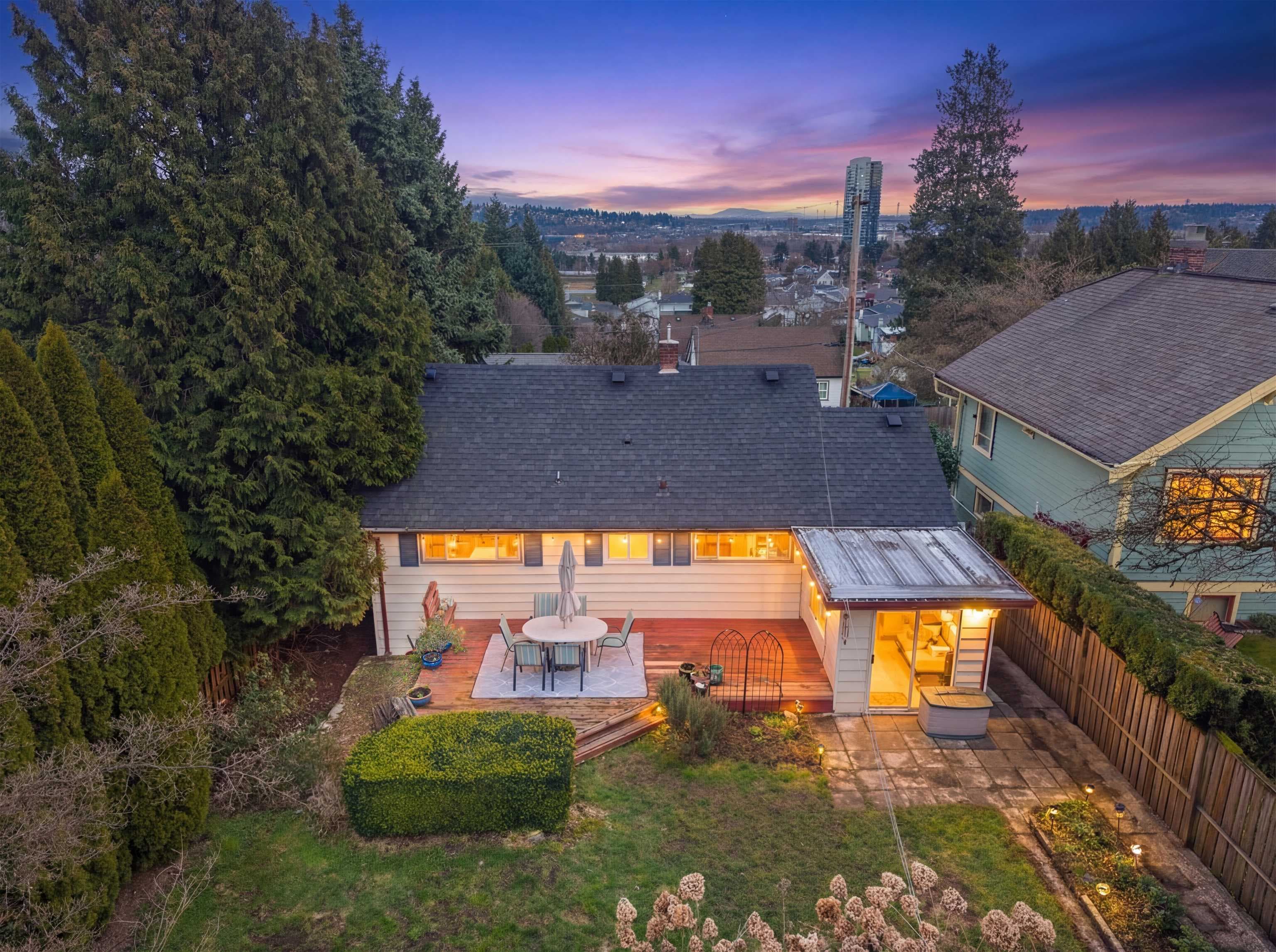 521 Garfield Street, New Westminster, V3L 4A6 — photo 1