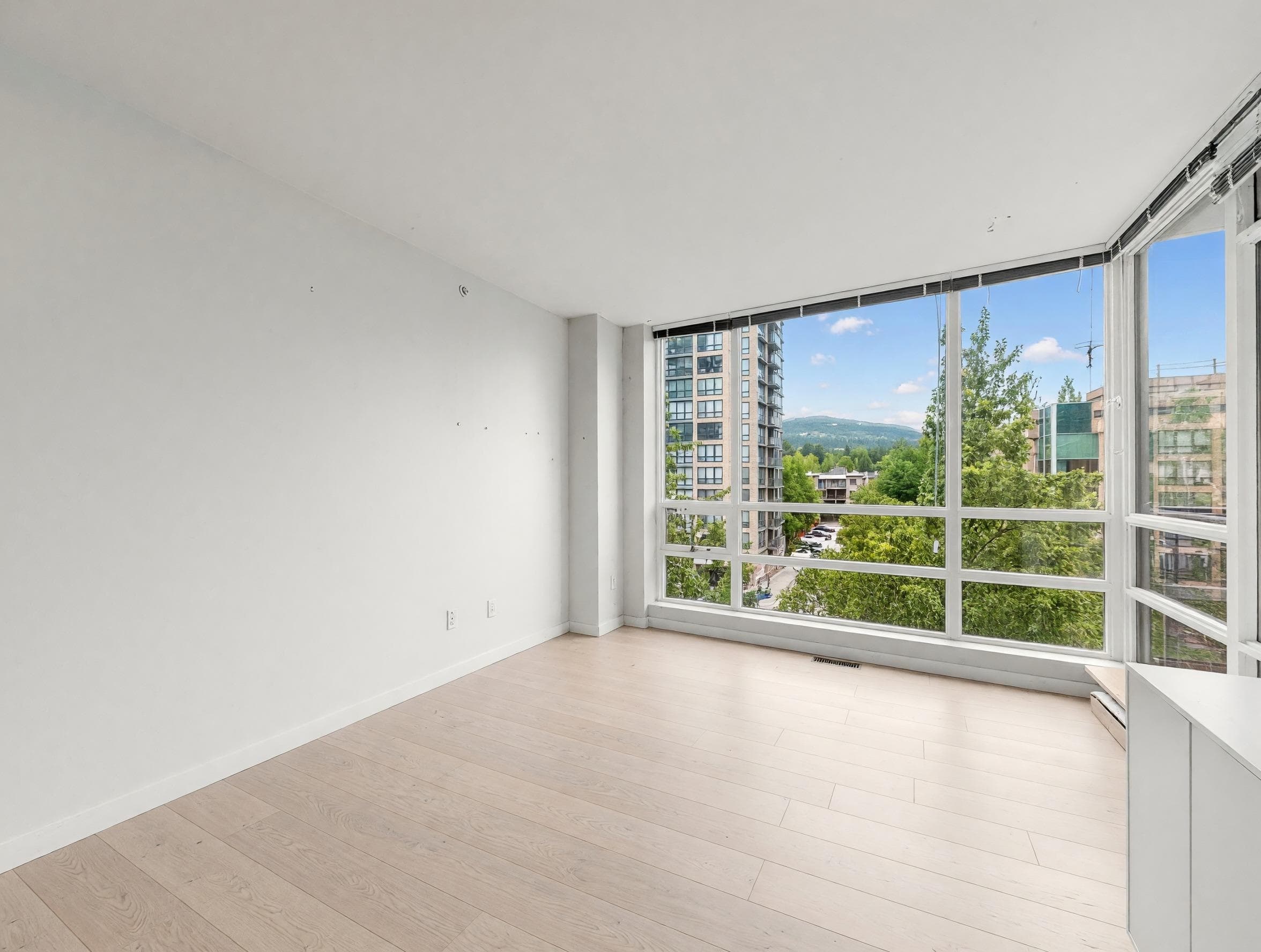 605 - 2968 Glen Dr., Coquitlam, V3B 0C4 — photo 4