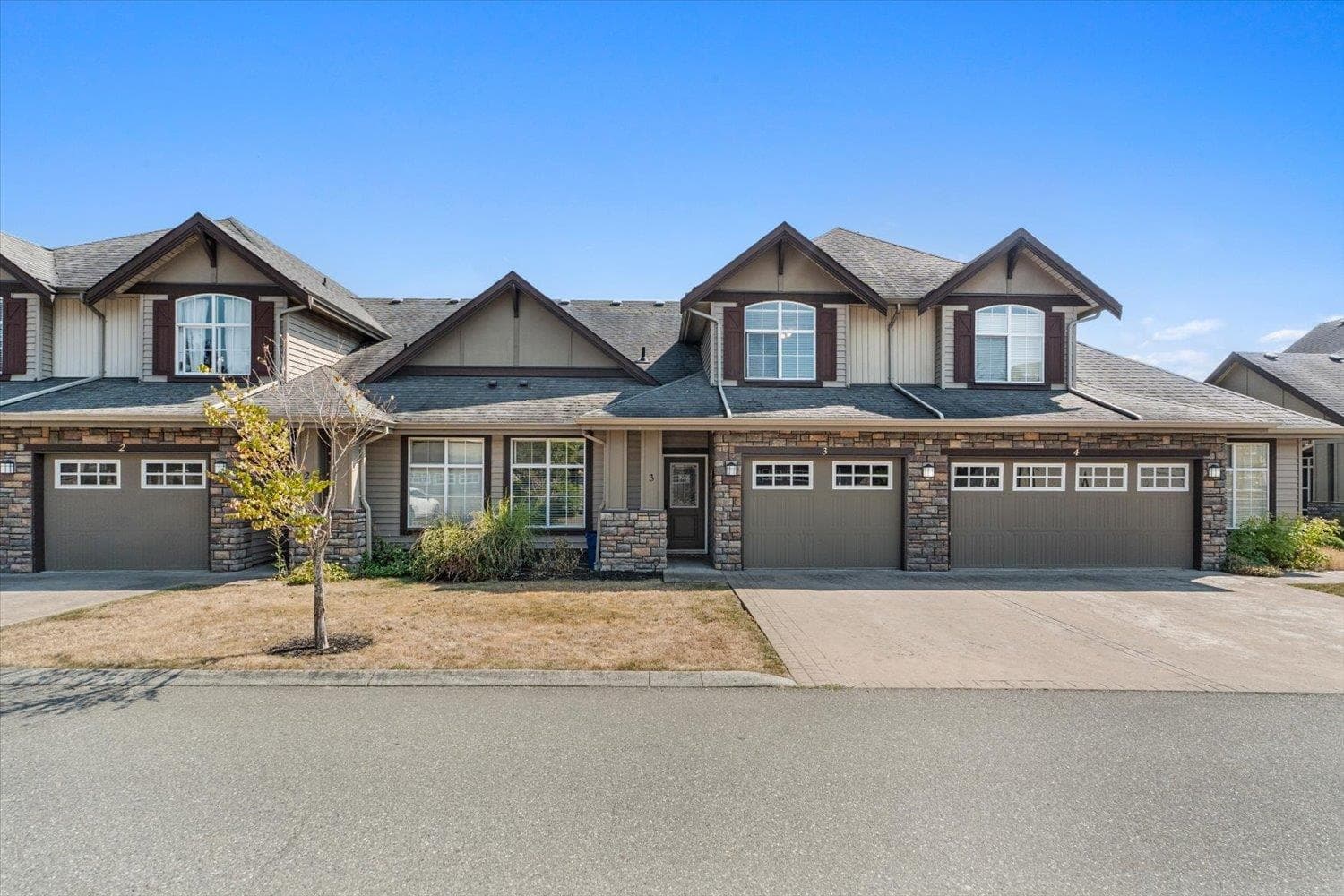 3 - 6577 Southdowne Place, Chilliwack, V2R 0H4 — photo 1