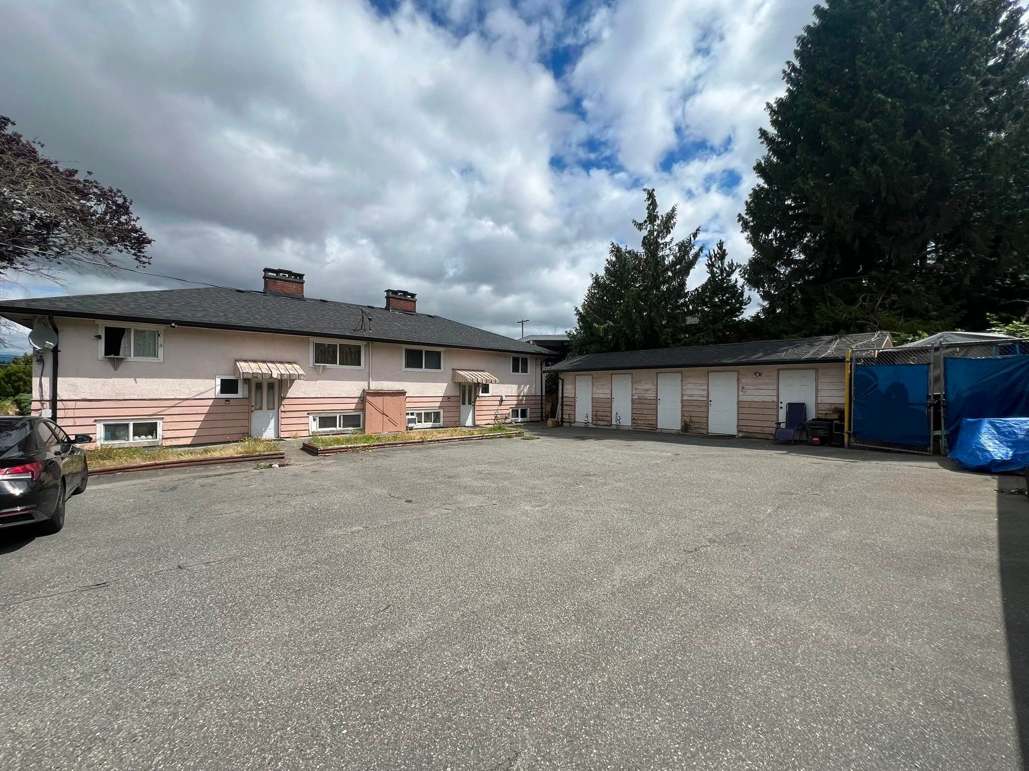 11604 - 11606 97 Avenue, Surrey, V3V 2B8 — photo 3