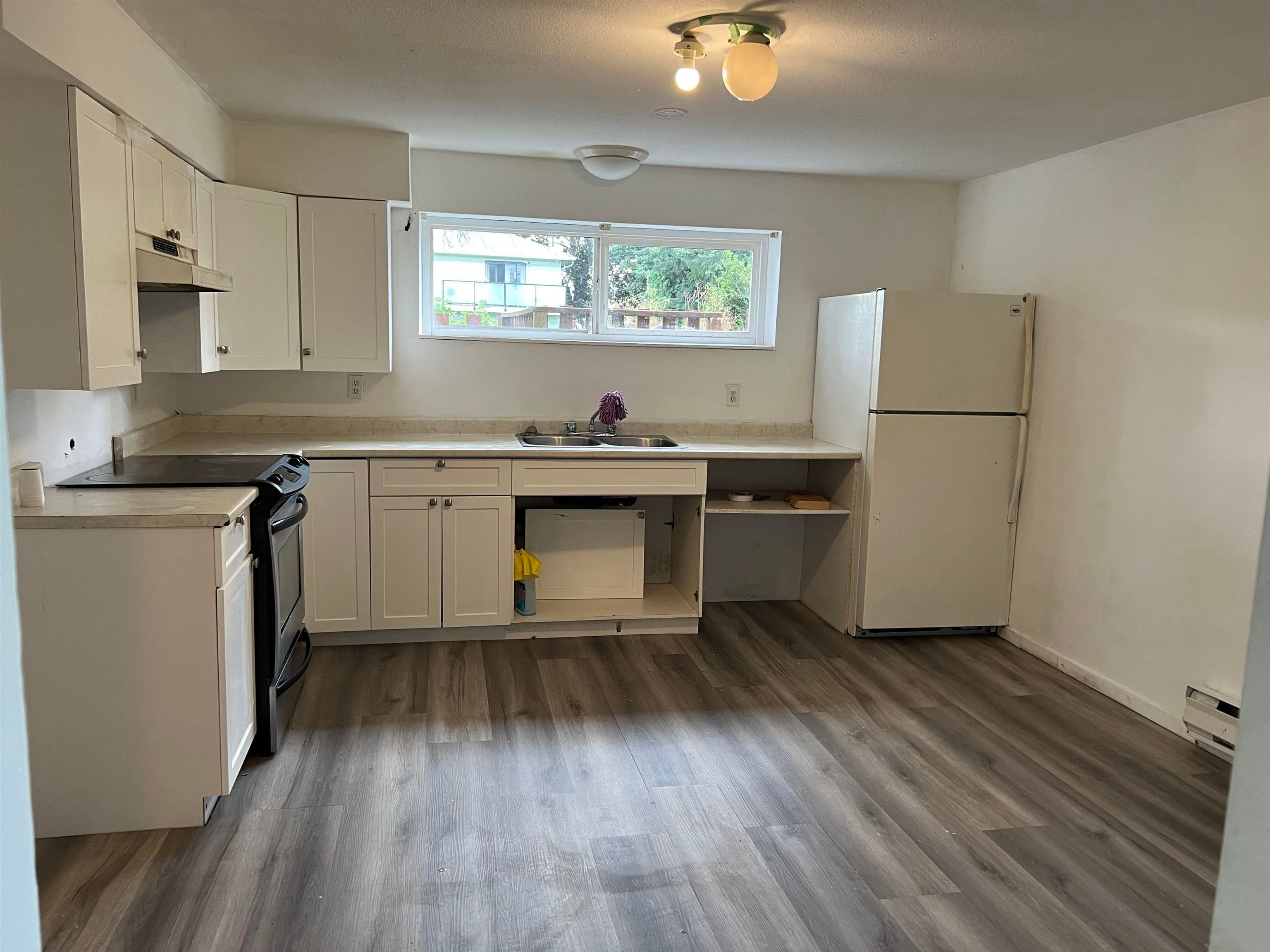 11604 - 11606 97 Avenue, Surrey, V3V 2B8 — photo 4
