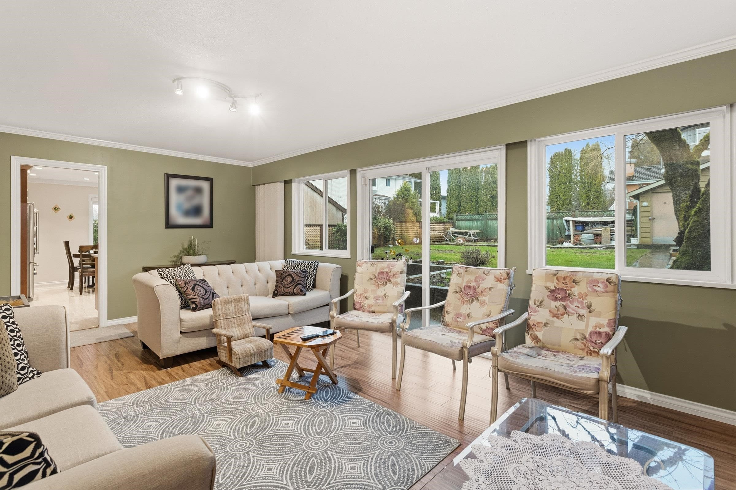 4729 Canada Way, Burnaby, V5G 1L3 — photo 3