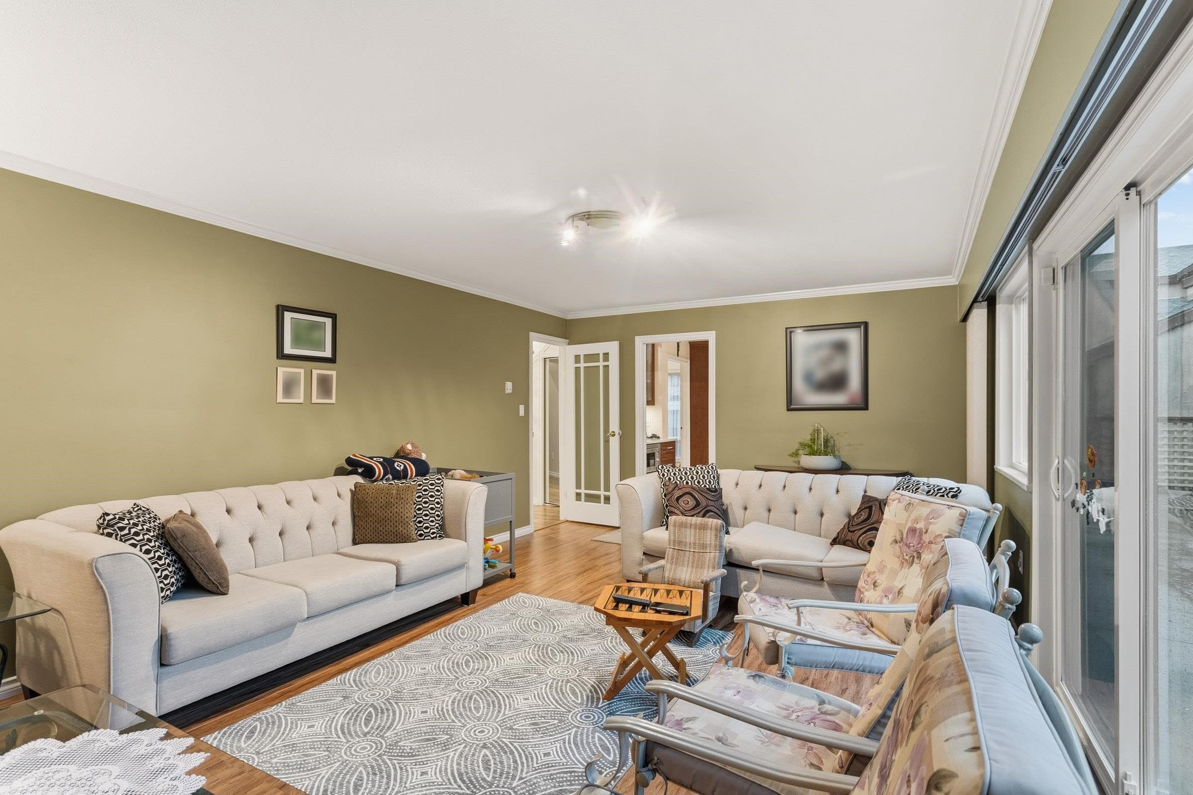 4729 Canada Way, Burnaby, V5G 1L3 — photo 4