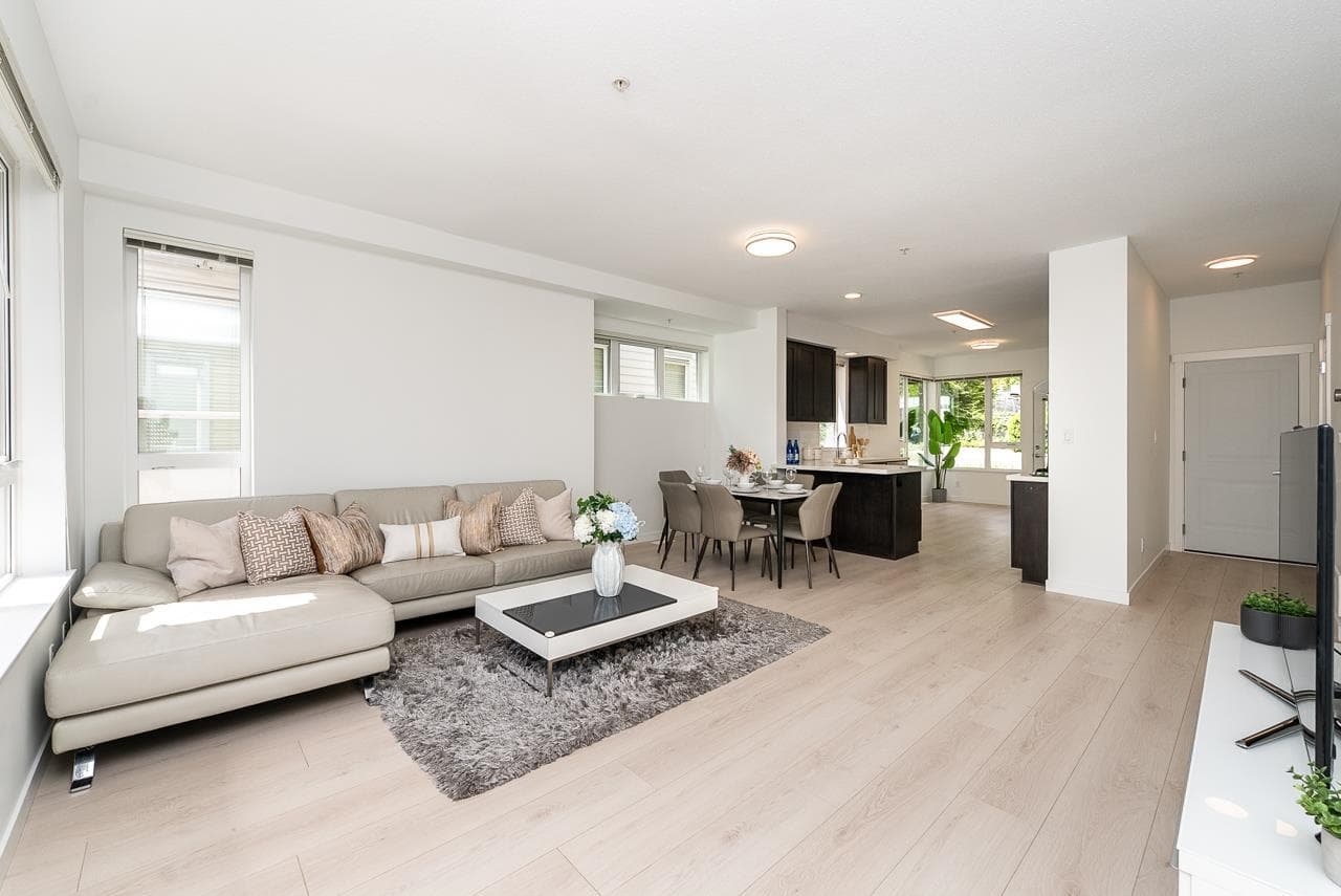 3187 E Kent Avenue North, Vancouver, V5S 4Y1 — photo 1